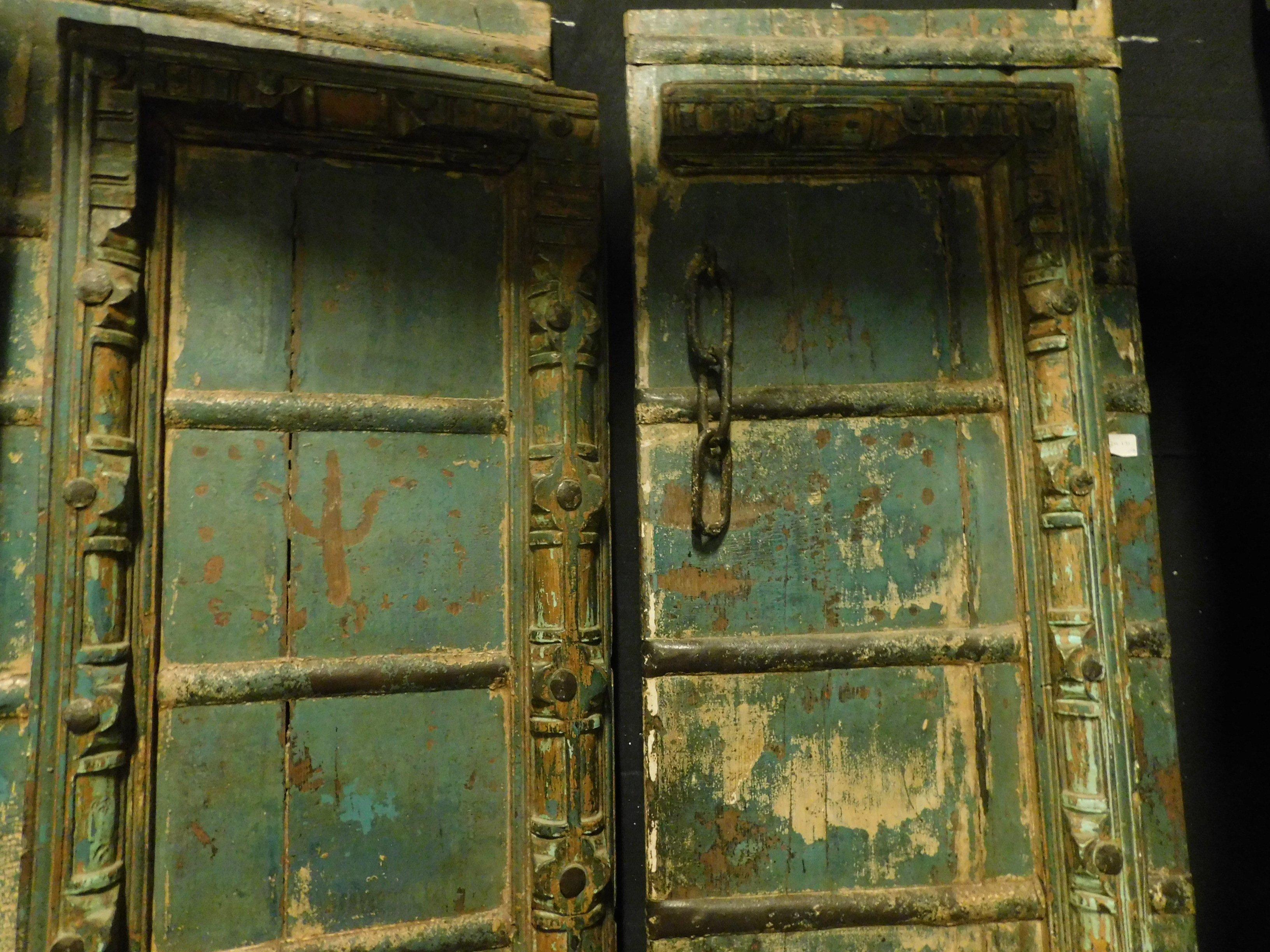 Antique Entrance Door in Green Lacquered Wood, Ethnic Style, 1700 In Good Condition For Sale In Cuneo, Italy (CN)