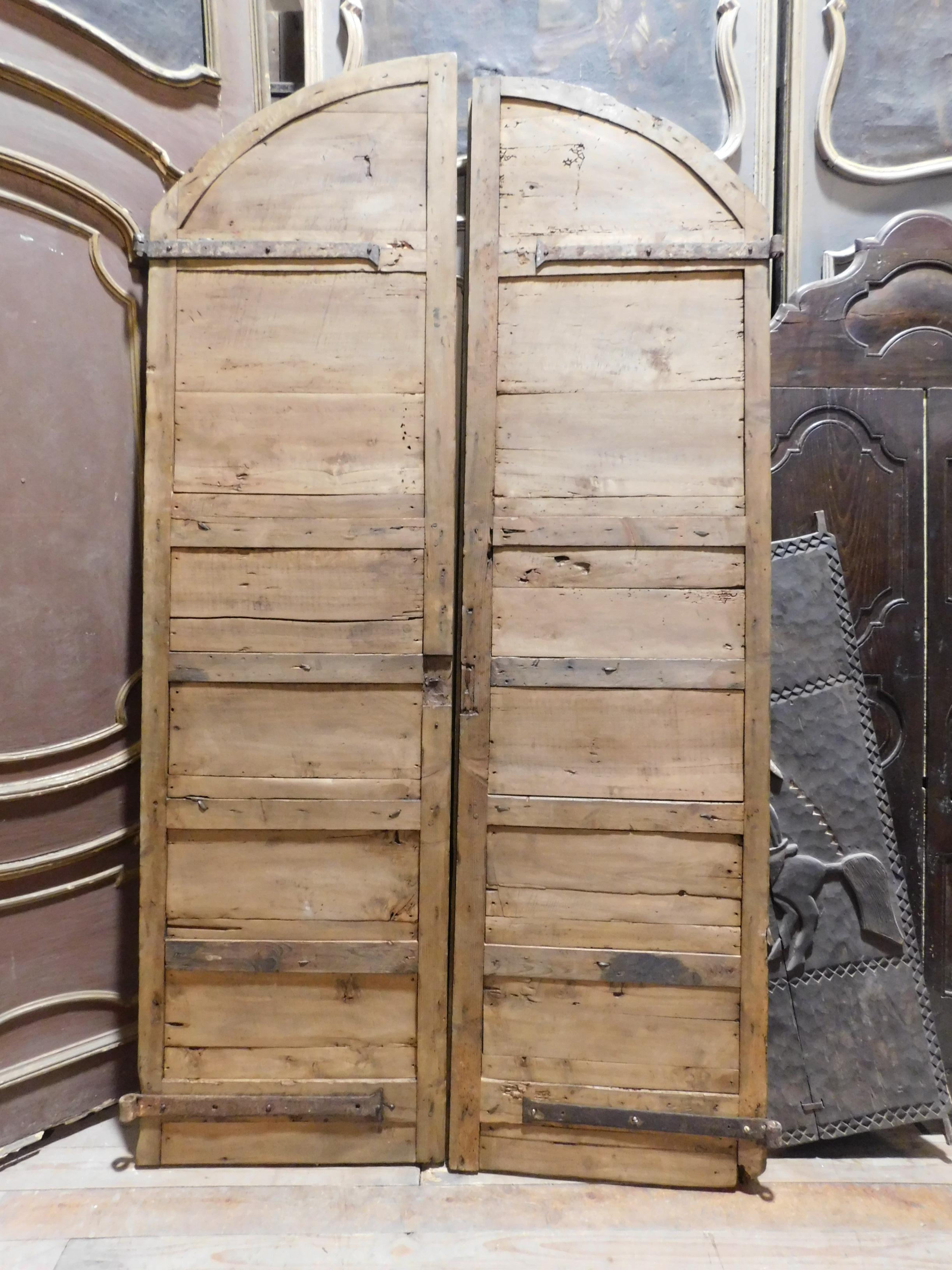 Italian Antique Entrance Door in Larch, Rounded with Original Irons and Studs, '700