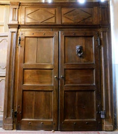Puerta Principal de Entrada Antigua, Tallada en Nogal con Portal, '700 Italia