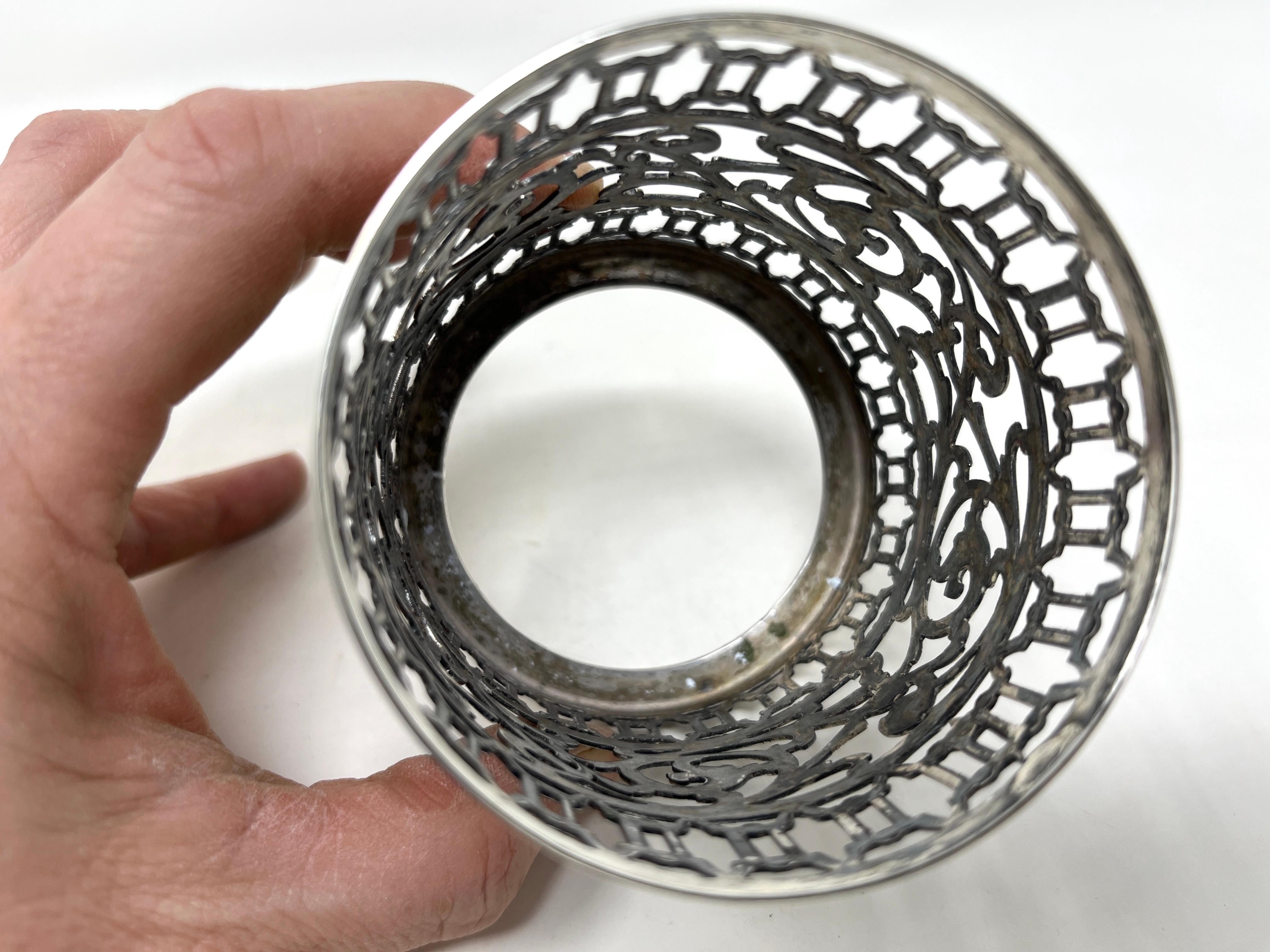 20ième siècle Service à célébre édouardien ancien EPNS percé d'argent avec insert en verre en vente