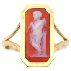 Anillo antiguo con camafeo de Eros en oro de 18 quilates