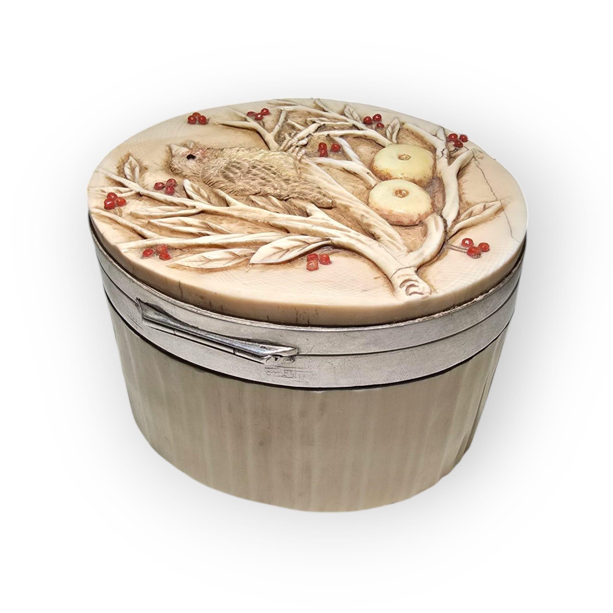 Antique Erotic Silver Box, 19th Century For Sale 5