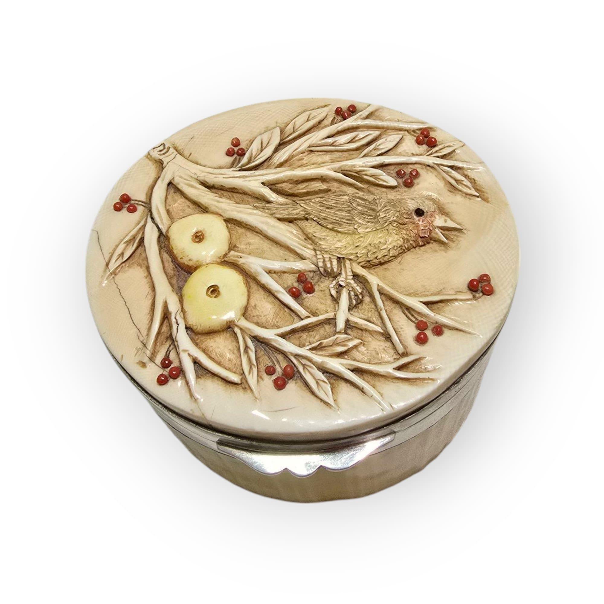 Antique Erotic Silver Box, 19th Century For Sale 8