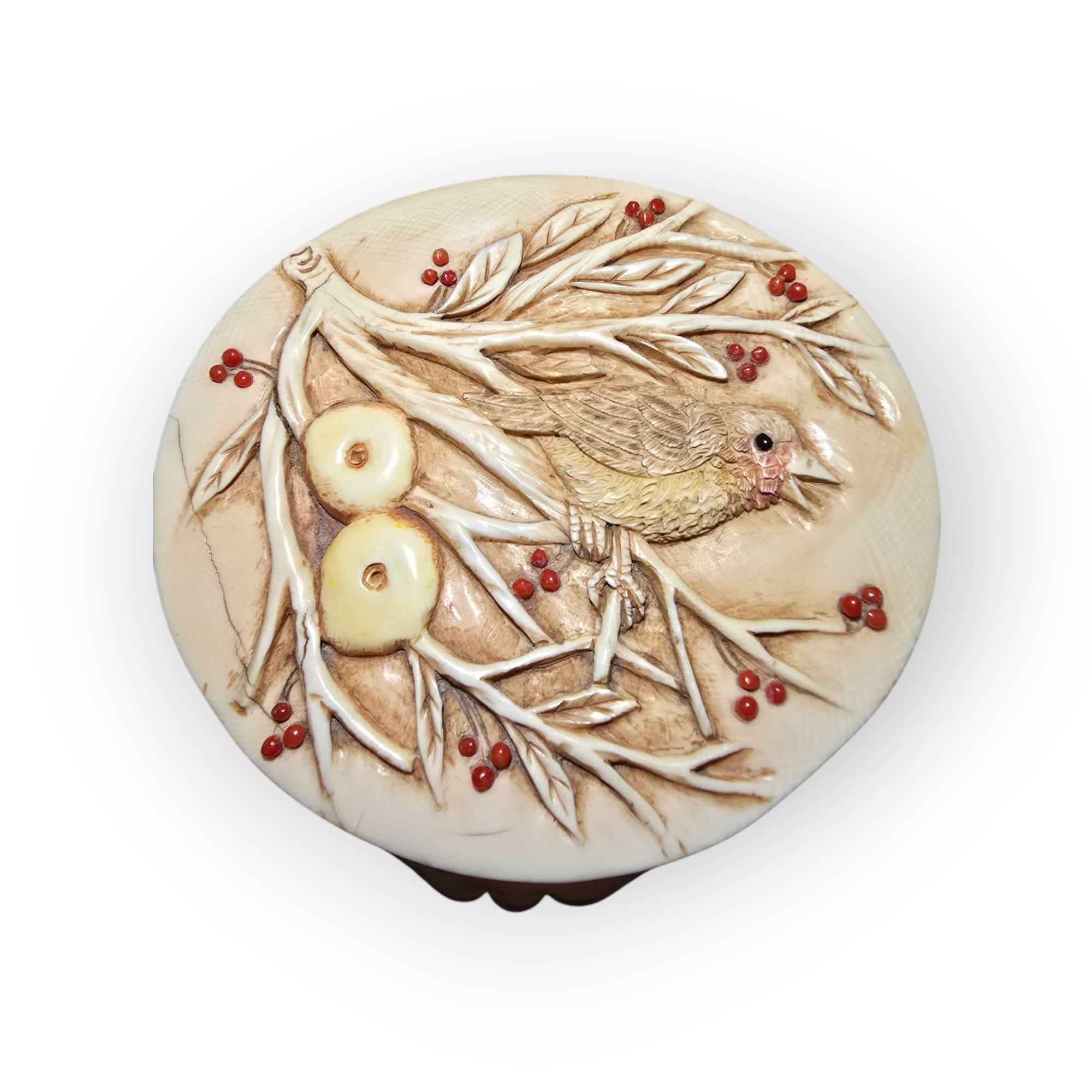 Antique Erotic Silver Box, 19th Century In Good Condition For Sale In Madrid, ES