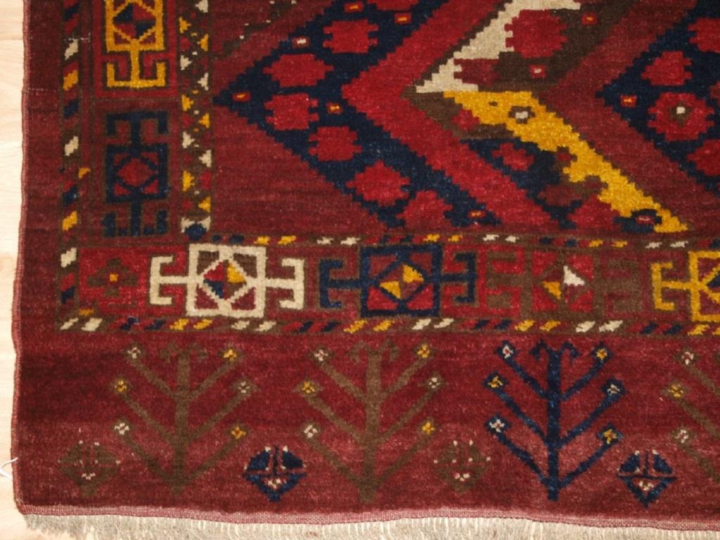 Antique Ersari Beshir Turkmen chuval with the ikat design
Circa 1900

A nice example with rich colours and good drawing, the elem panel has a shrub design

The chuval is in excellent condition with very slight wear and full pile

The chuval has been