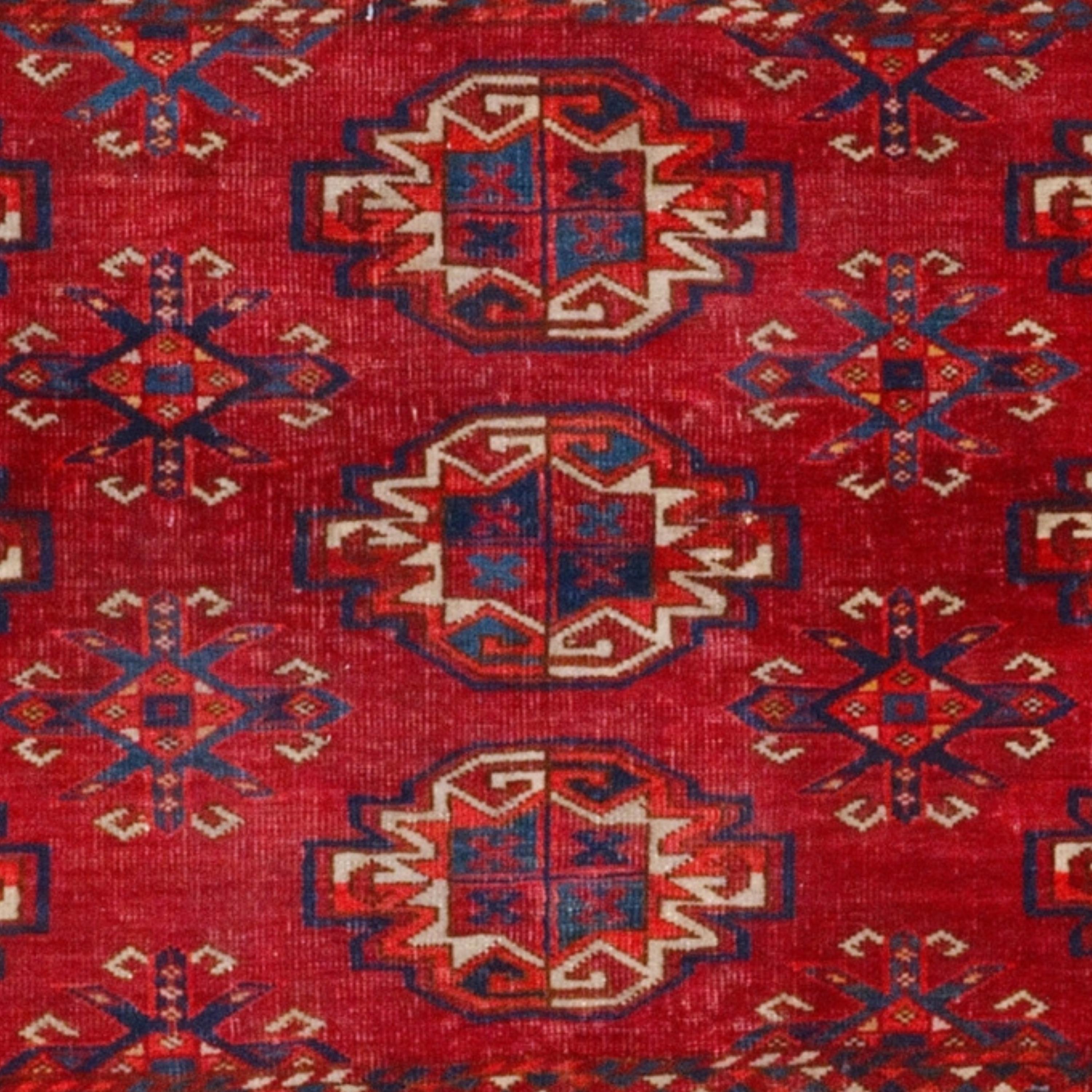 Antique Ersari Chuval - Middle Of The 19th Century Turkmen Ersari Chuval In Good Condition For Sale In Sultanahmet, 34