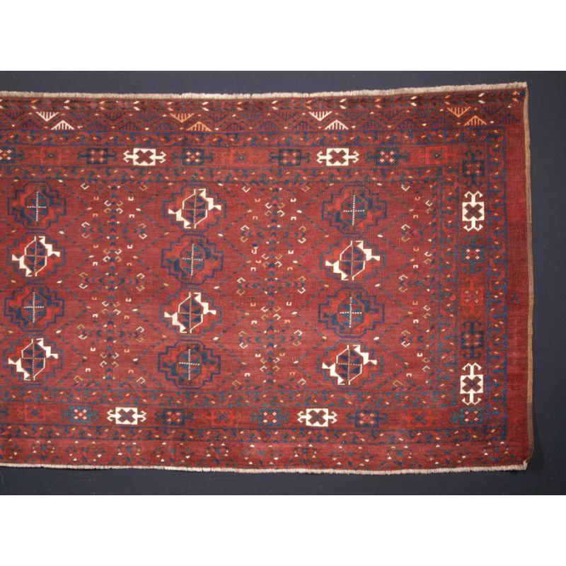 Antique Ersari Turkmen 12 Gul Chuval with Good Colour In Excellent Condition For Sale In Moreton-In-Marsh, GB