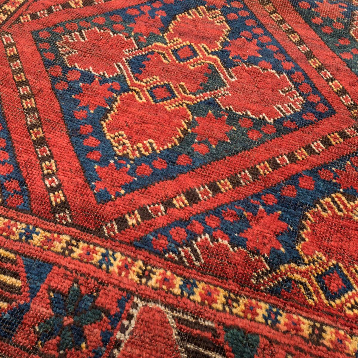 Turkestan Antique Ersari Wool Rug. 3.35 x 1.90 m For Sale