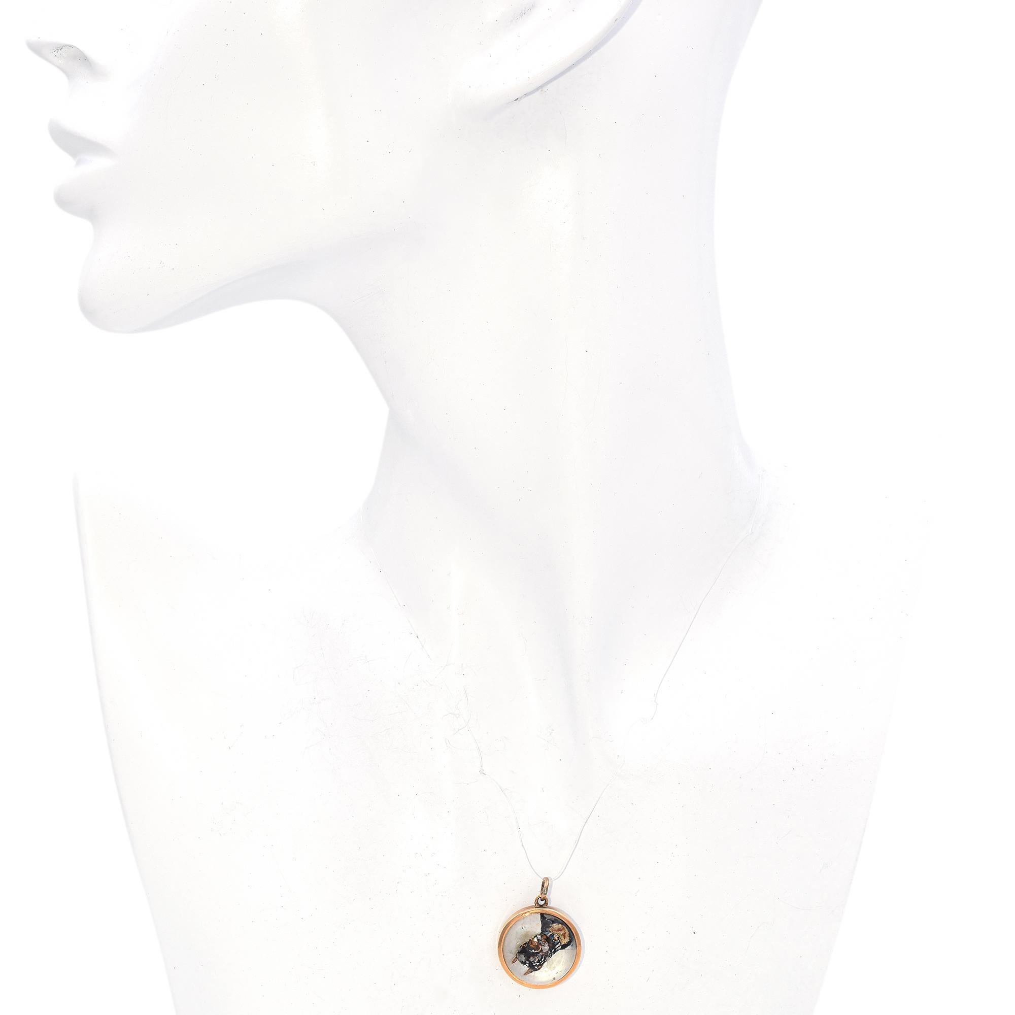 Antiker Essex-Hundeanhänger aus Gelbgold und Kristall in Gelbgold Damen im Angebot