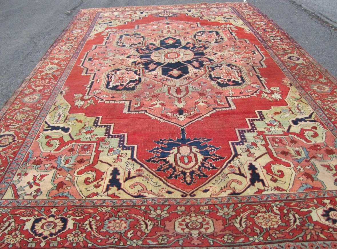Late 19th Century Antique Estate Persian Serapi Rug, c 1890 - RR6299   A  SALE For Sale