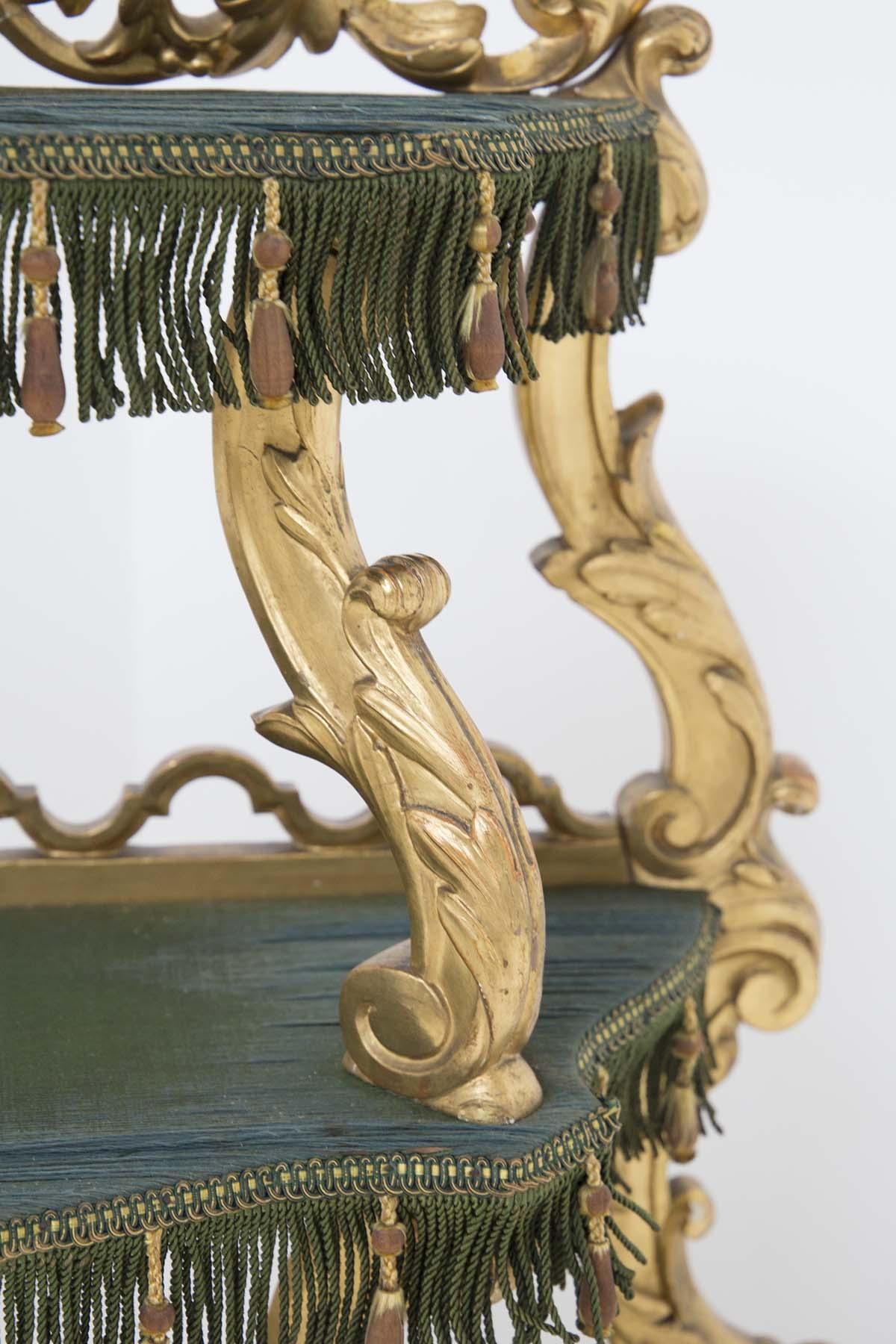 Antique Etagere in Painted Wood, Venetian Baroque, Italy, 19th Century In Good Condition In Milano, IT