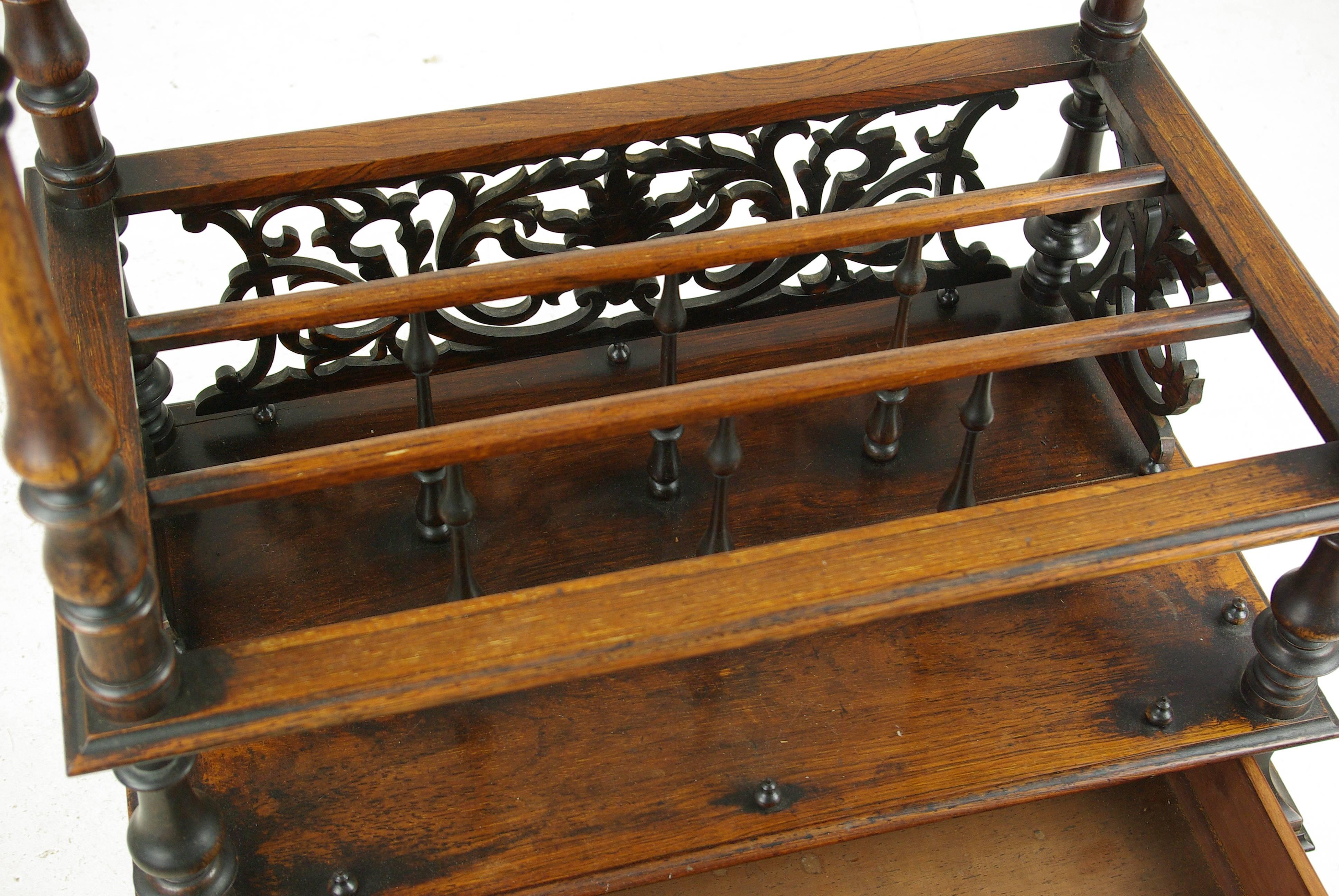 Antike Etagere:: Nussbaum Canterbury:: Schottland 1870:: Antike Möbel:: B1128 im Zustand „Hervorragend“ in Vancouver, BC