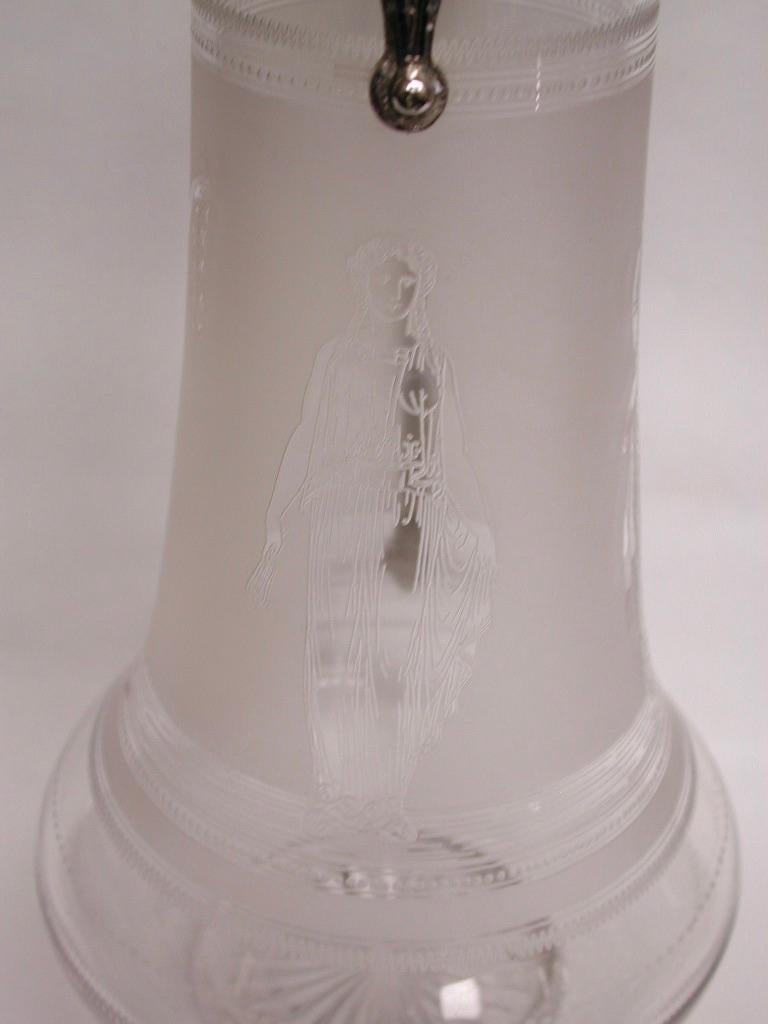 Pichet à vin ancien en verre gravé avec dessus en métal argenté, vers 1870 en vente 1