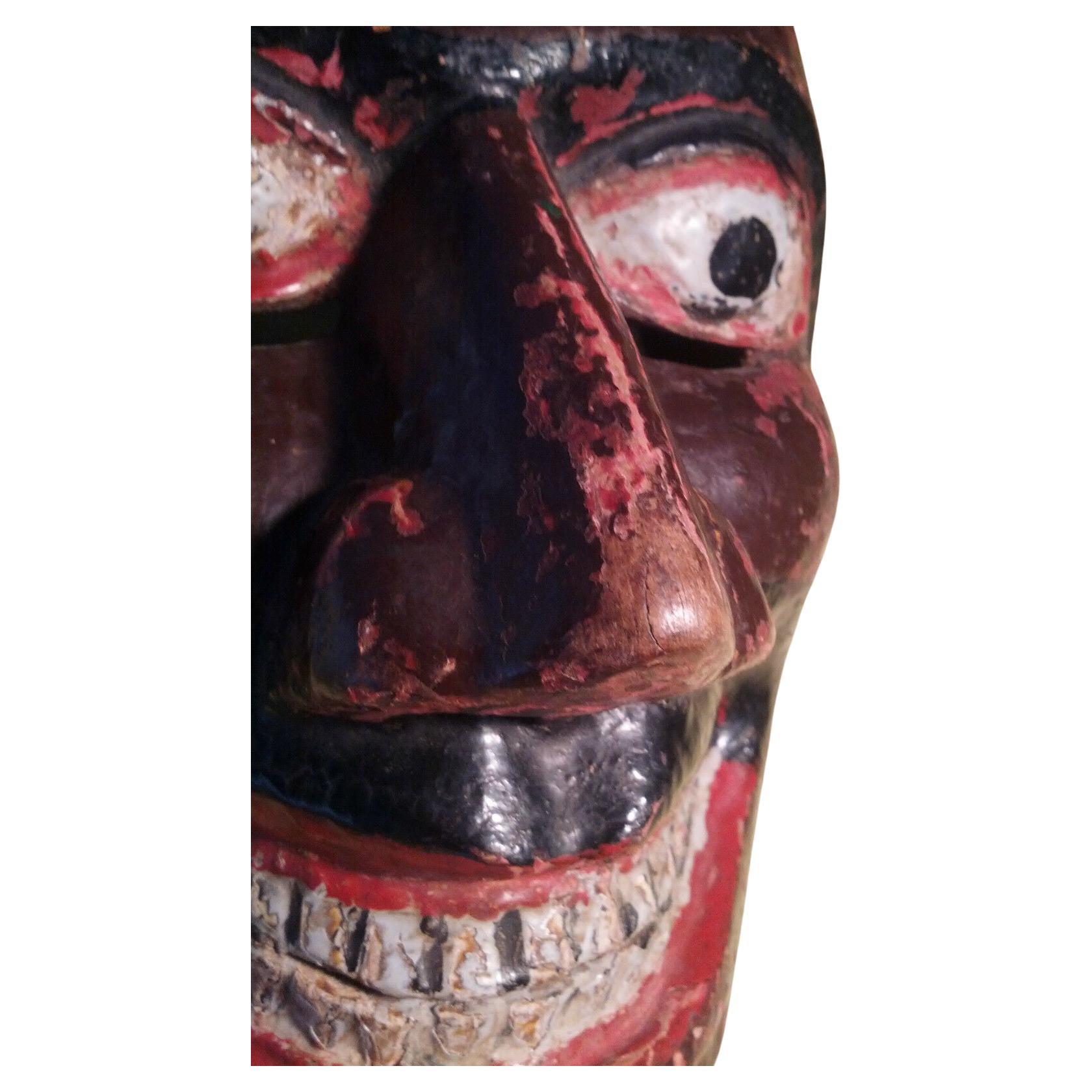 Masque de danse ethnographique ancien en bois polychrome du Sri Lanka Pita Sanniya en vente 3