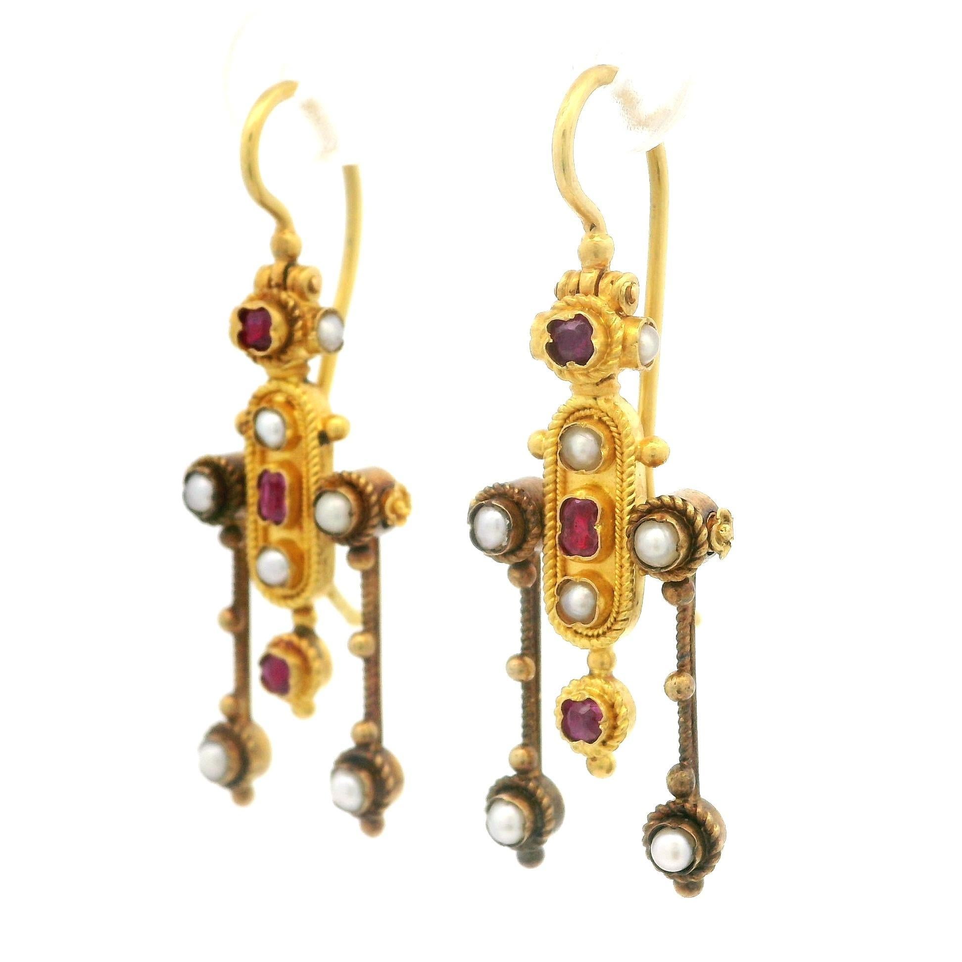 Antique Etruscan Revival 18k Gold Ruby & Seed Pearl Detailed Dangle Earrings In Good Condition For Sale In Montclair, NJ