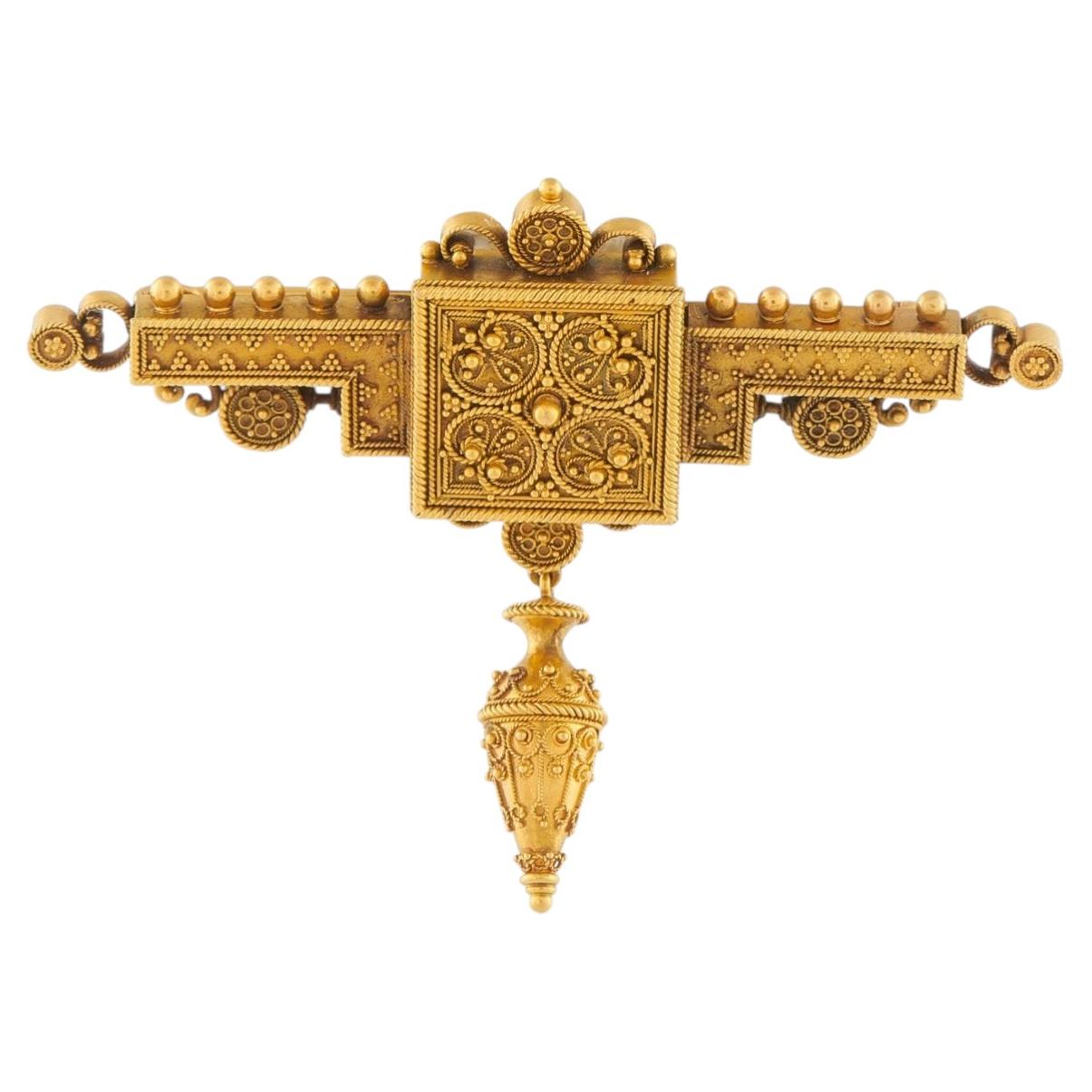Spilla antica Etruscan Revival in oro giallo 18 carati