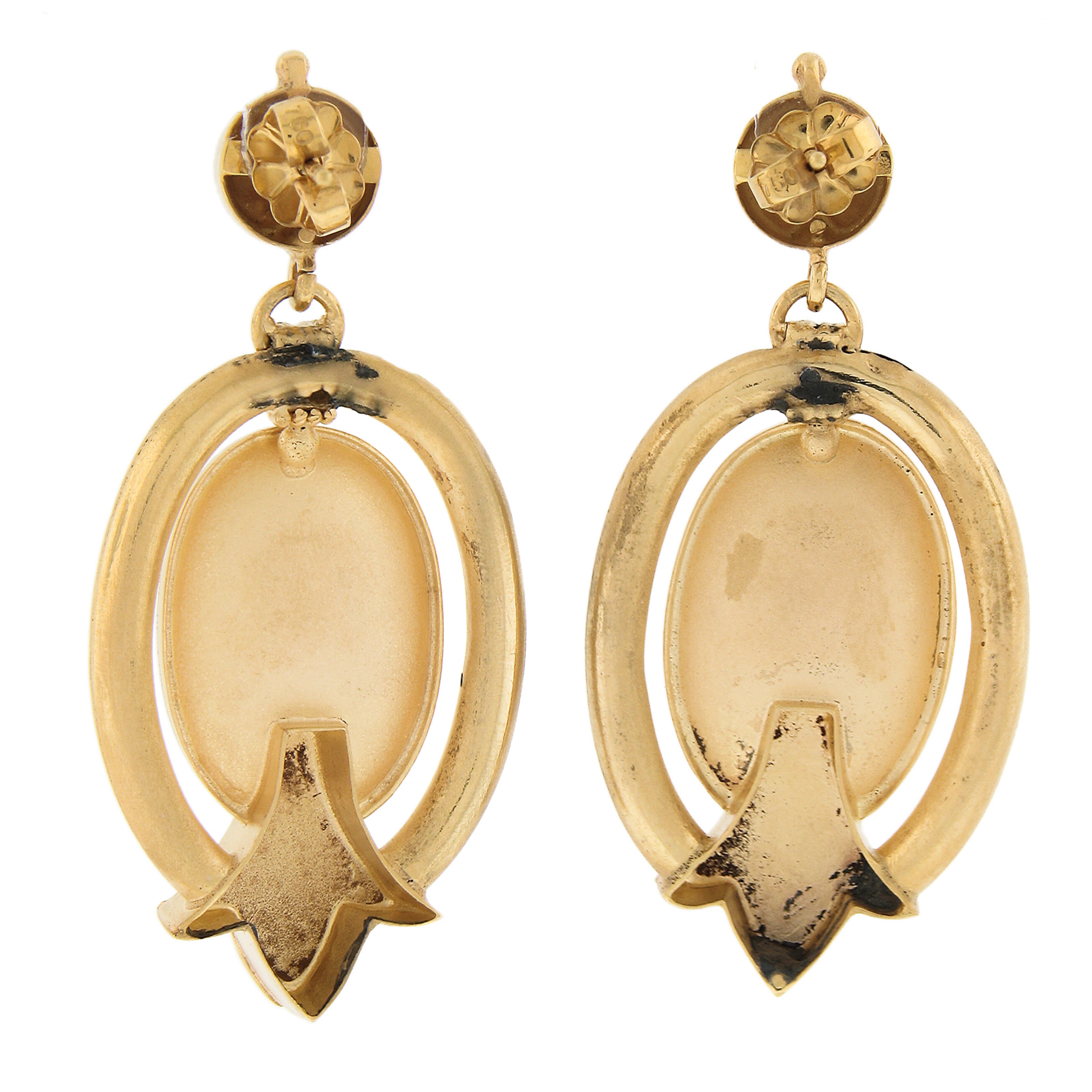 Antique Etruscan Revival 18k Yellow Gold Dual Finish Floral Dangle Drop Earrings In Good Condition For Sale In Montclair, NJ