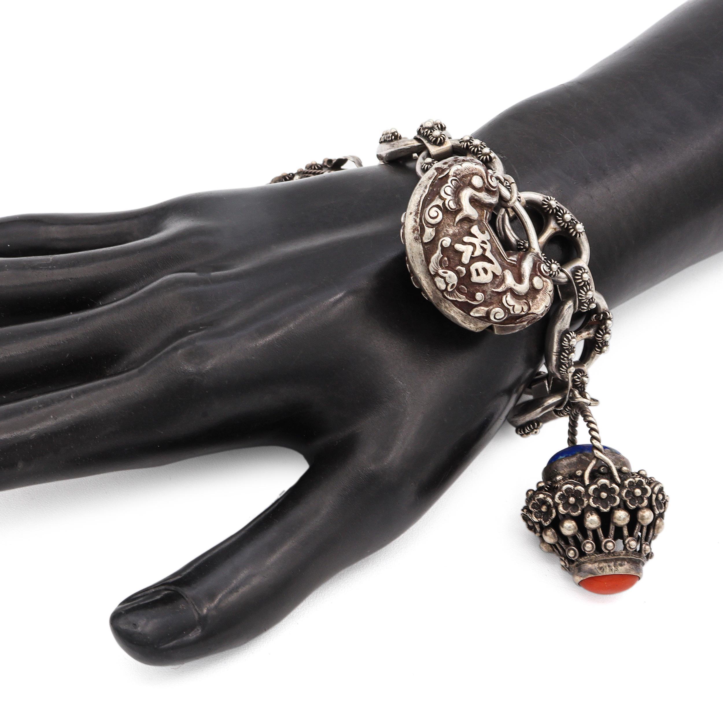 Neoetrusco Bracciale Charme Antiques Etruscan Revival 800 in argento con pietre multiple in vendita