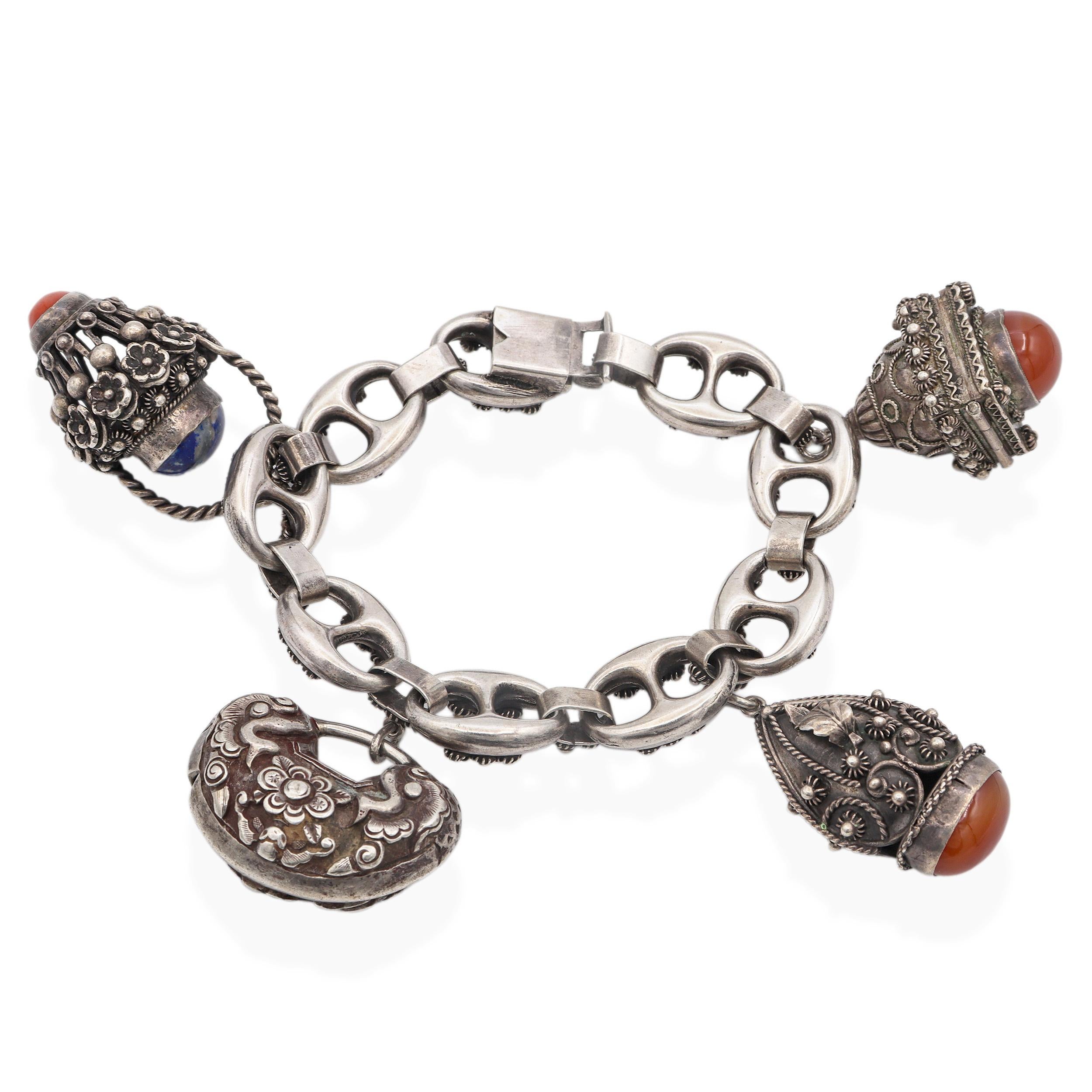 Taglio misto Bracciale Charme Antiques Etruscan Revival 800 in argento con pietre multiple in vendita
