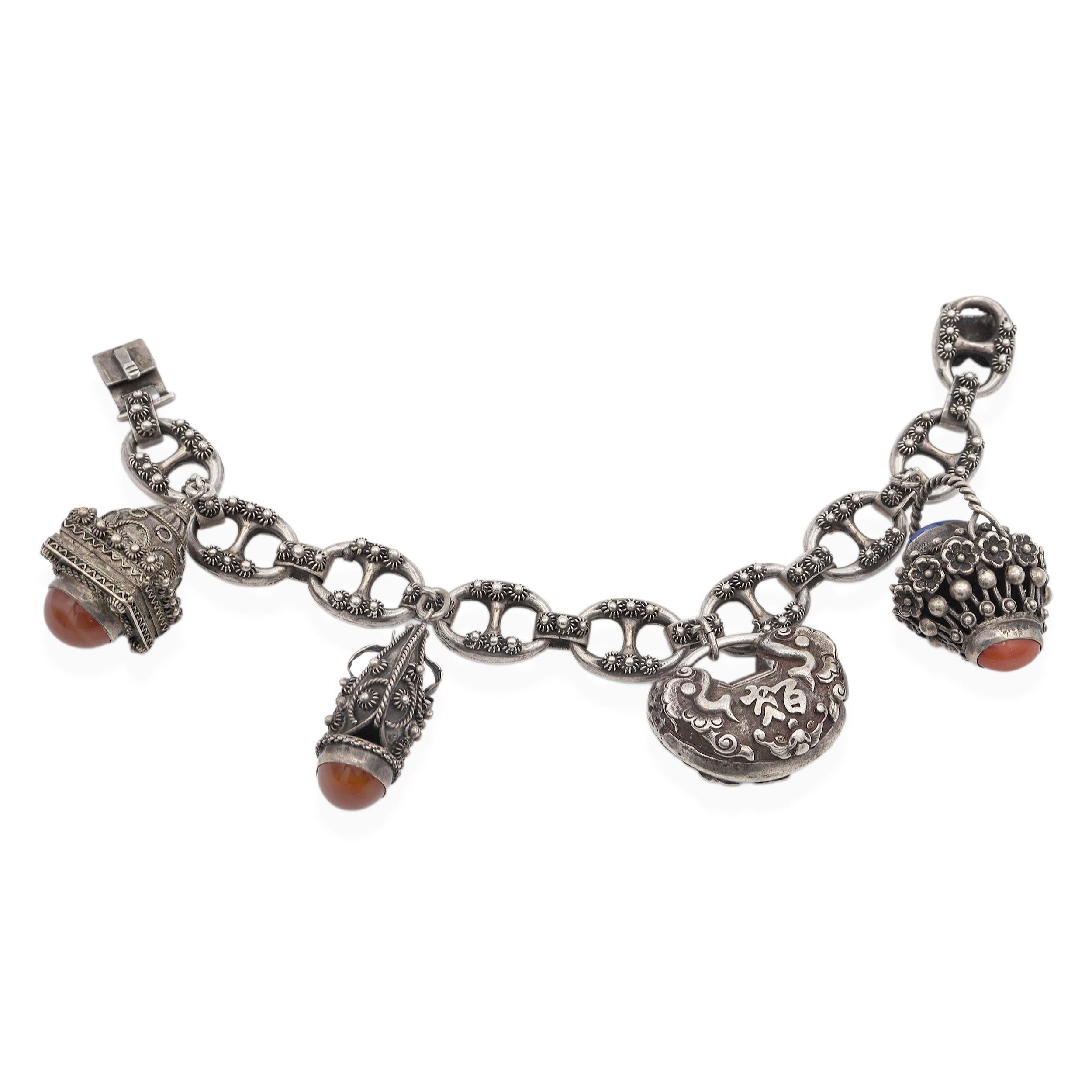 Bracciale Charme Antiques Etruscan Revival 800 in argento con pietre multiple In condizioni buone in vendita a New York, NY