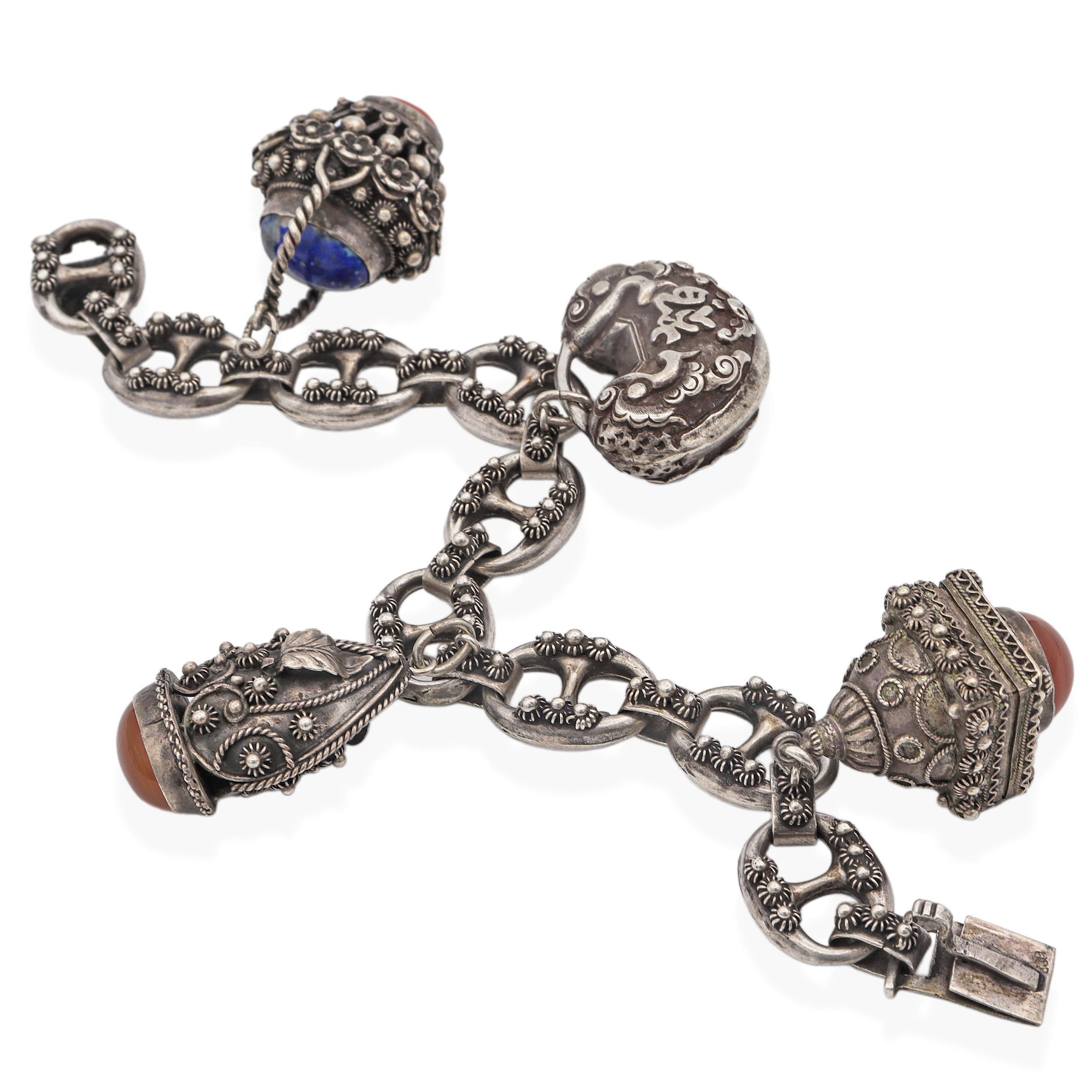 Donna Bracciale Charme Antiques Etruscan Revival 800 in argento con pietre multiple in vendita