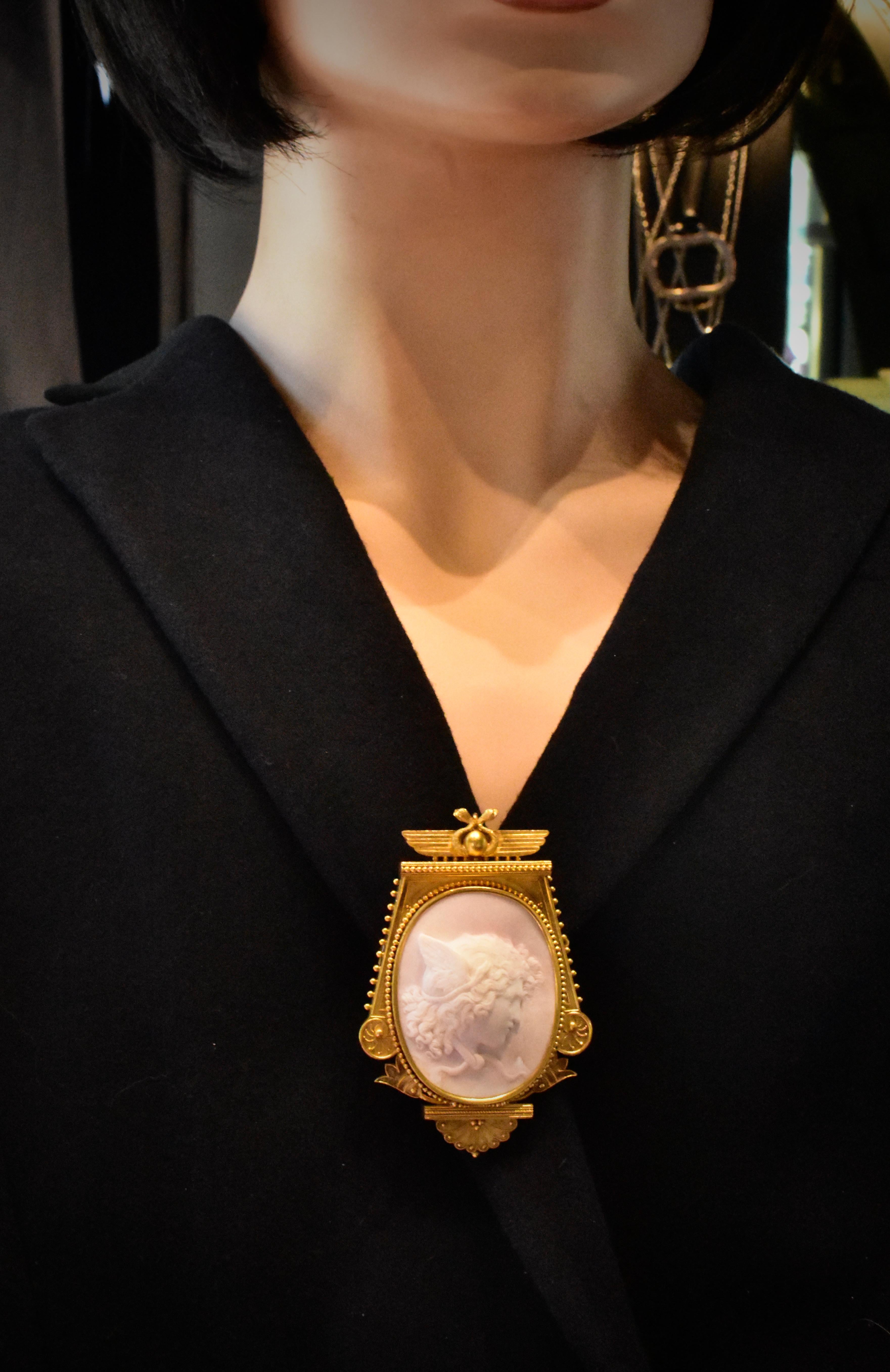 Antique Etruscan Revival Angel Skin Shell Cameo Medusa Brooch/Pendant, c. 1875 For Sale 1