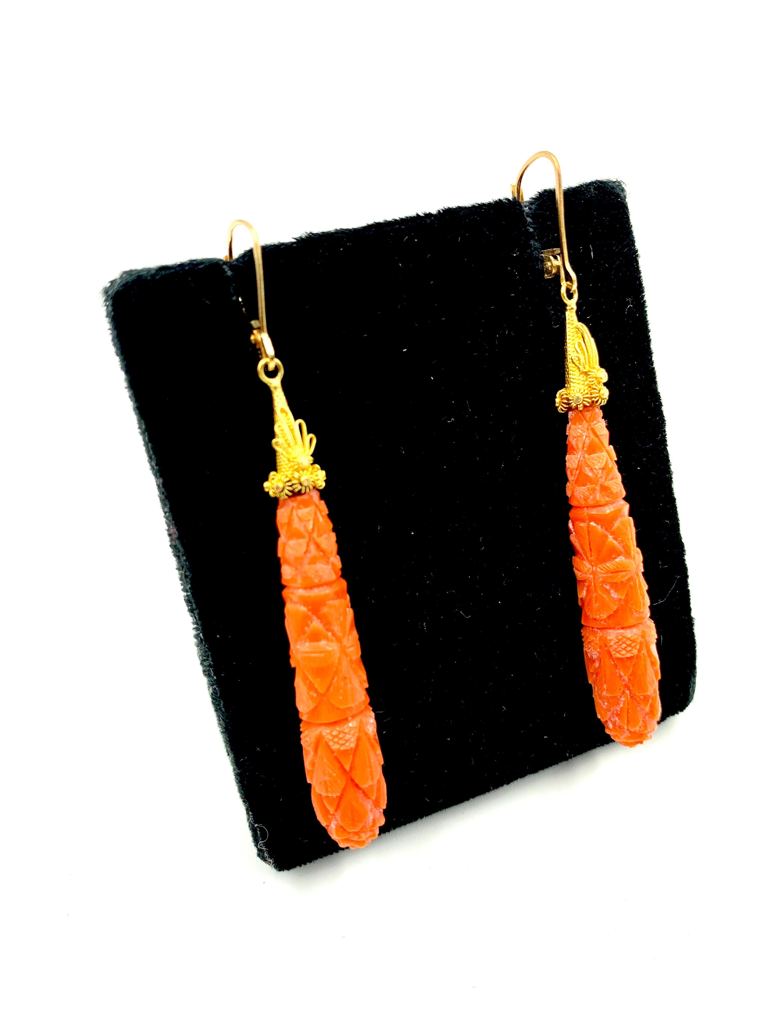 Antique Etruscan Revival Carved Red Coral 18K Yellow Gold Earrings, circa 1870 In Good Condition For Sale In New York, NY