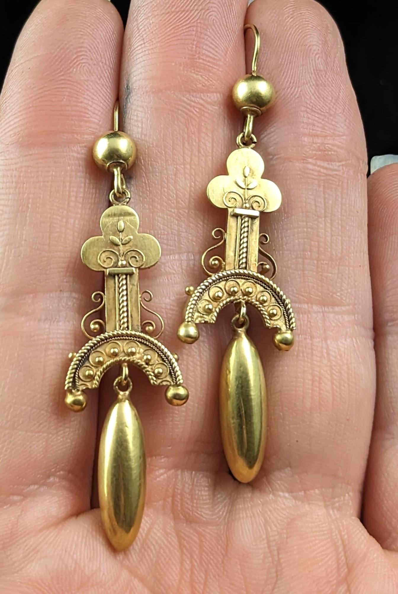 Boucles d'oreilles anciennes de la renaissance étrusque, or jaune 15 carats  Bon état - En vente à NEWARK, GB