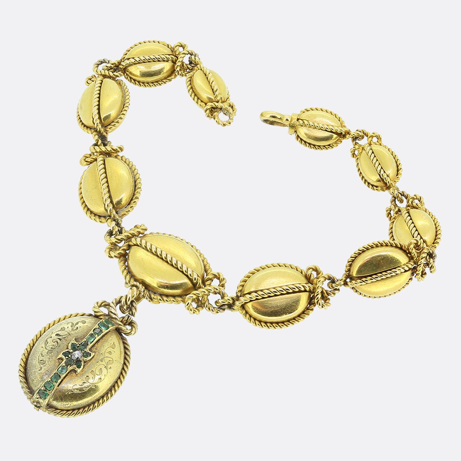 Victorien Antique Revival Emeraude et Diamant Bracelet en forme de médaillon en vente