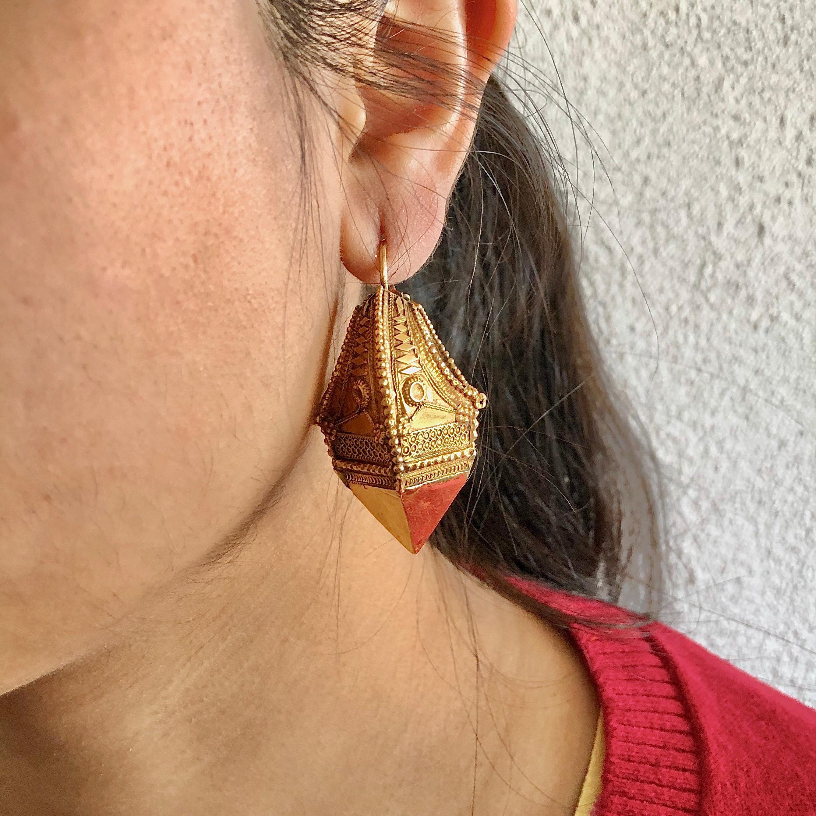 Antique Etruscan Revival Gold Earrings, 19th Century 2