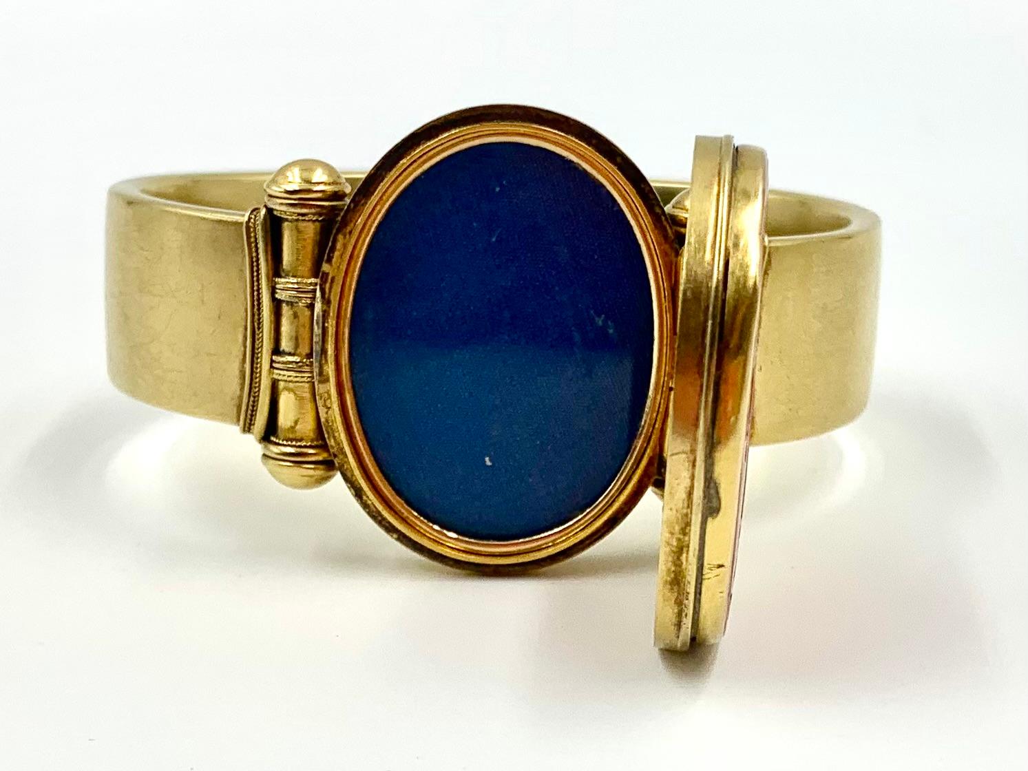 Antique Etruscan Revival Grand Tour Intaglio 15K Yellow Gold Locket Bracelet For Sale 3