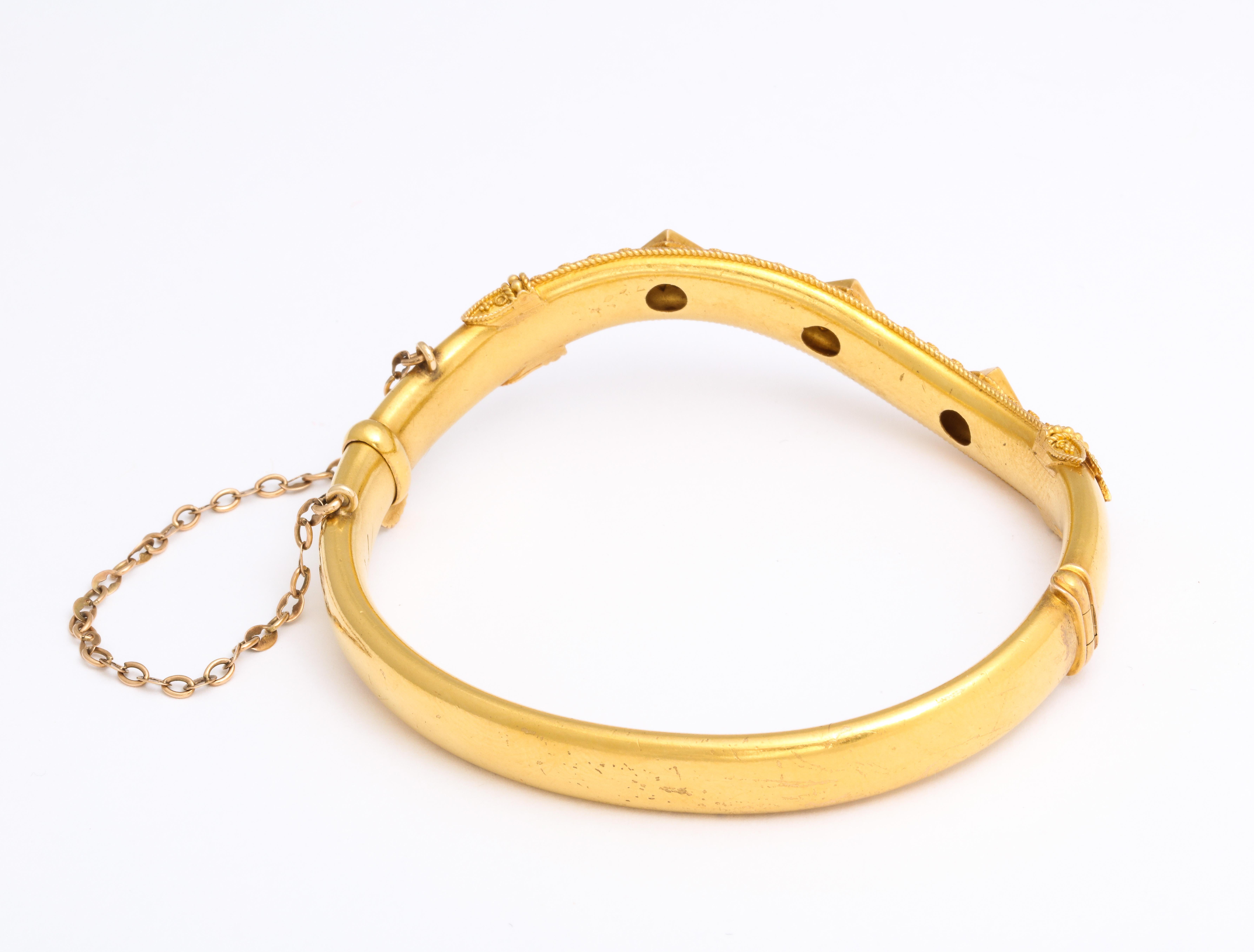 Antique Etruscan Revival Wave Bracelet in 15 Kt Gold In Excellent Condition For Sale In Stamford, CT