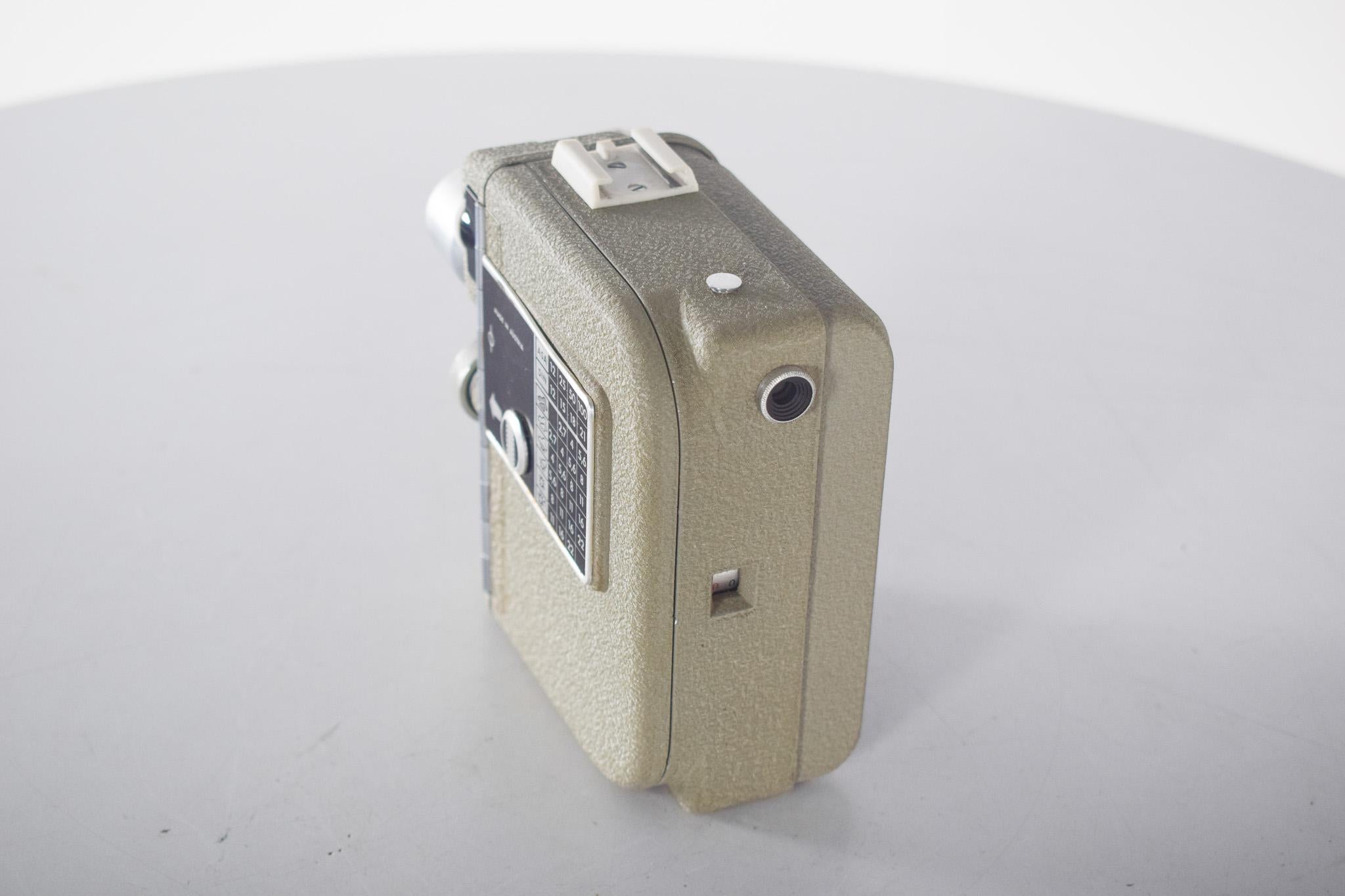 Autrichien Antiquities Eumig, Electric R, 8mm Video Camera en vente