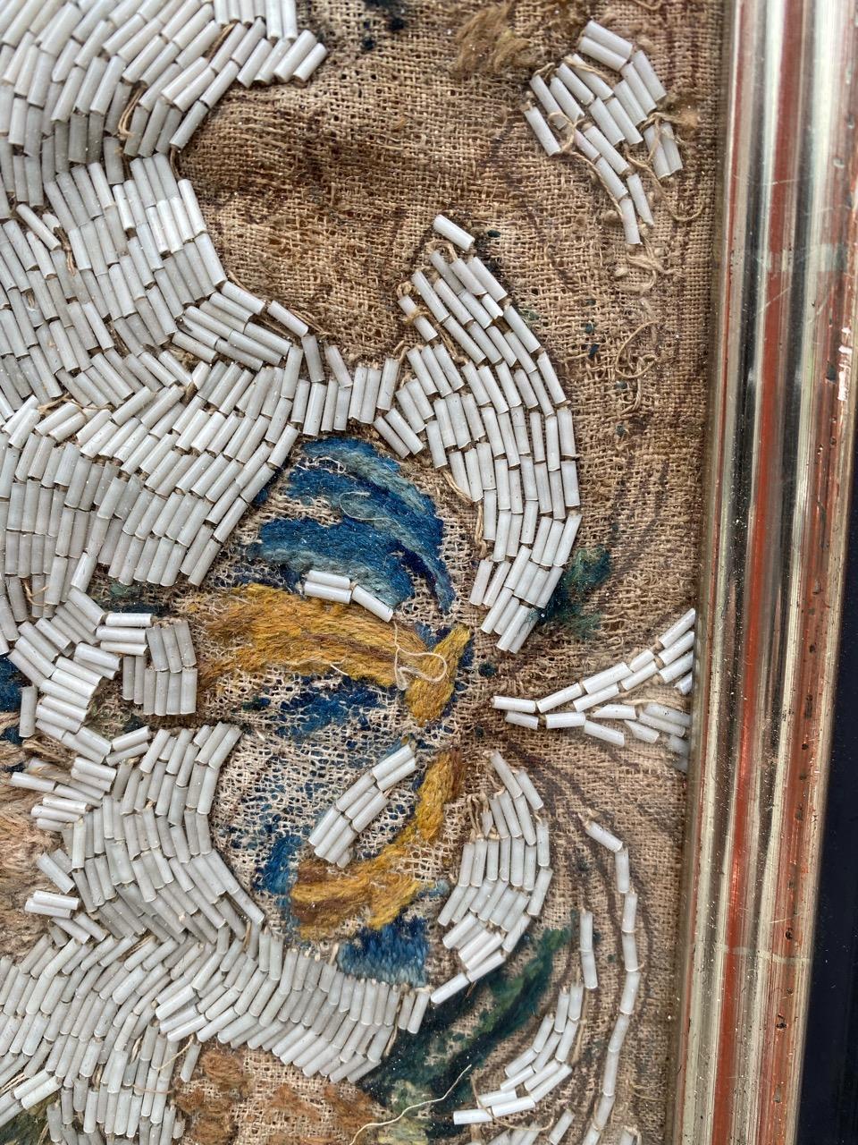 Fragment de broderie européenne antique du 17e siècle de Bobyrug en vente 6