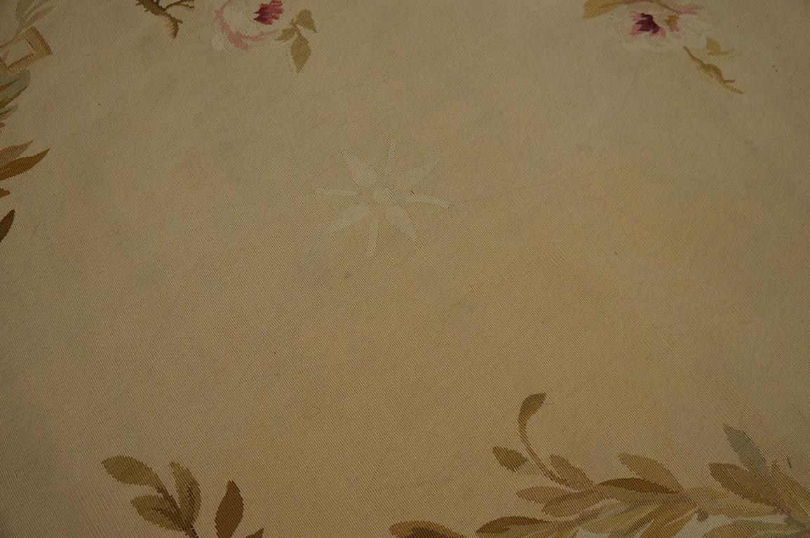 Tapis d'Aubusson français de la fin du XIXe siècle ( 13'' x 15''3'''' - 396 x 465 ) en vente 2