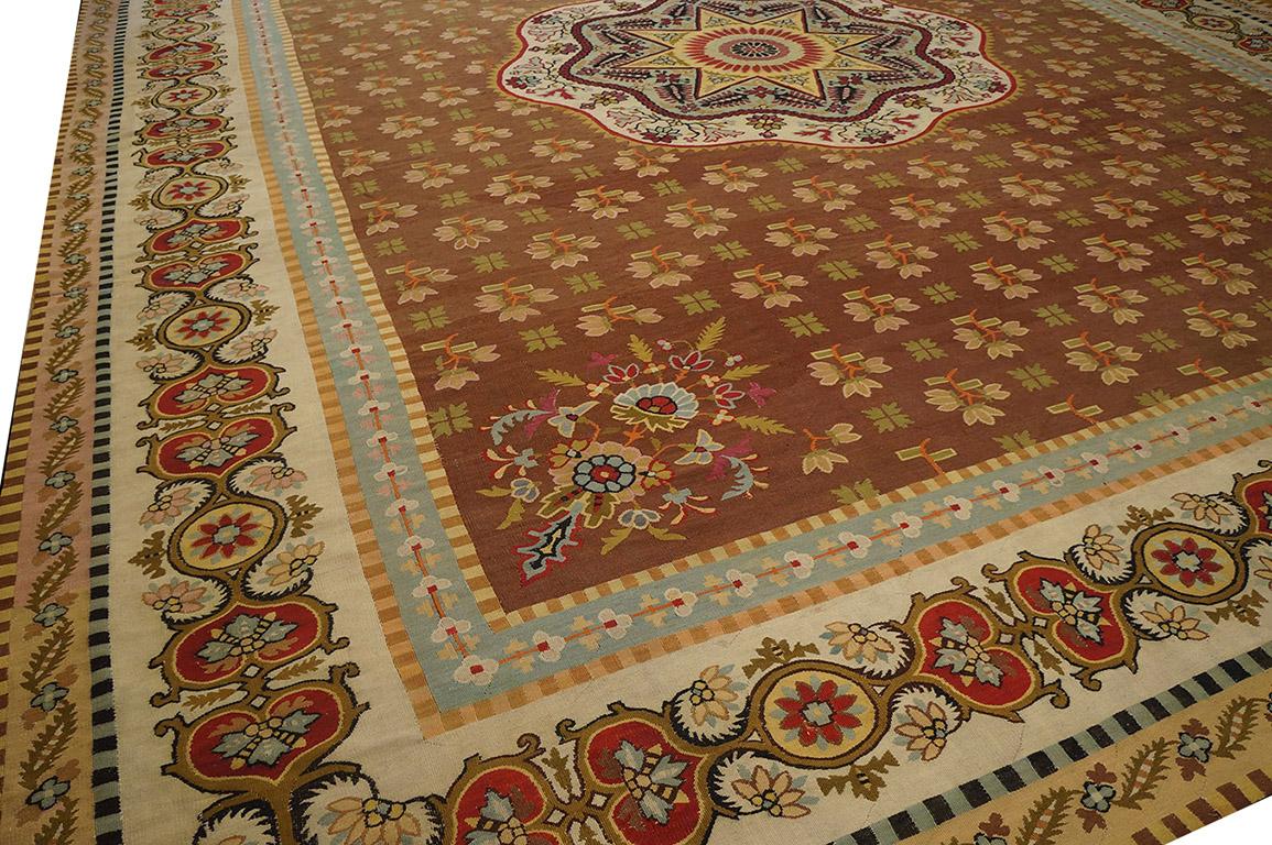 Hand-Woven Early 19th Century French Aubusson Carpet ( 14'9'' x 17'9'' - 450 x 540 cm ) For Sale