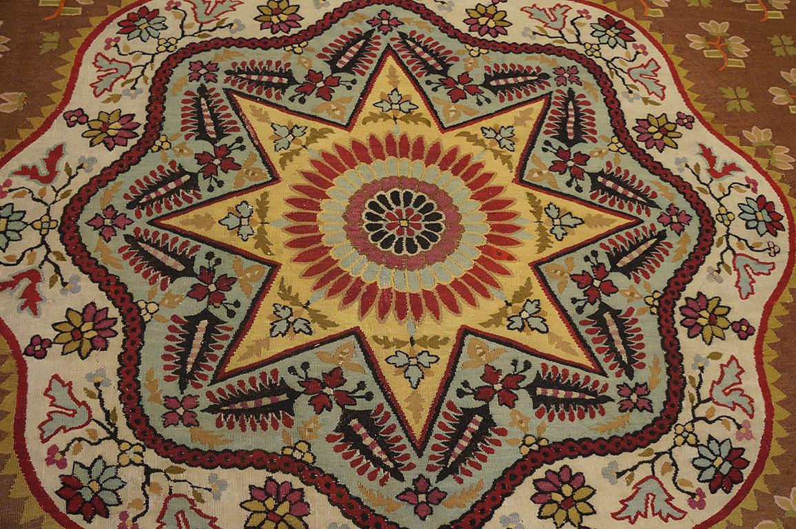Französischer Aubusson-Teppich des frühen 19. Jahrhunderts ( 14'9'' x 17'9'' - 450 x 540 cm) (Mittleres 19. Jahrhundert) im Angebot