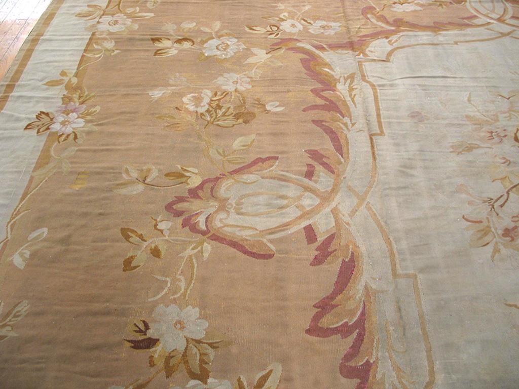 19th Century French Aubusson Carpet Napoleon III Period ( 15 x 18' - 457 x 548 ) In Good Condition For Sale In New York, NY