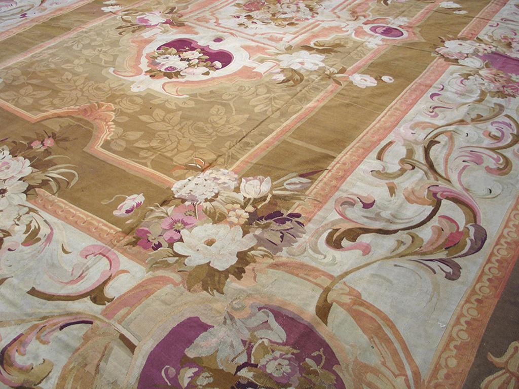 Tessuto a mano Tappeto Aubusson francese del XIX secolo del periodo Napoleone III (15'6