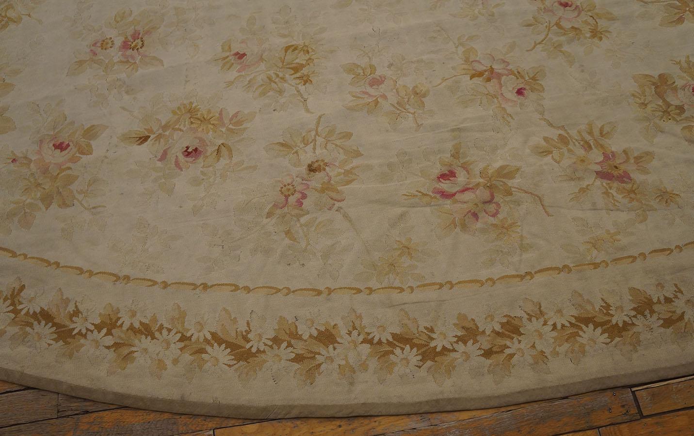 Late 19th Century French Aubusson Carpet ( 8' 4'' x 13' 4'' - 255 x 405 cm )  For Sale 3