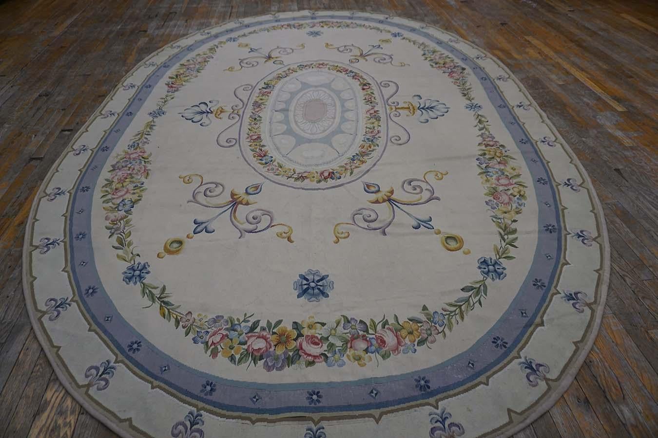 Hand-Woven Late 19th Century Oval French Neo Classical Aubusson Carpet (8'8