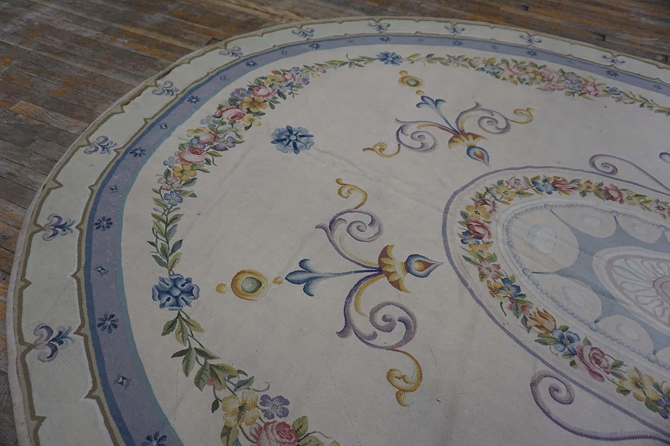 Late 19th Century Oval French Neo Classical Aubusson Carpet (8'8