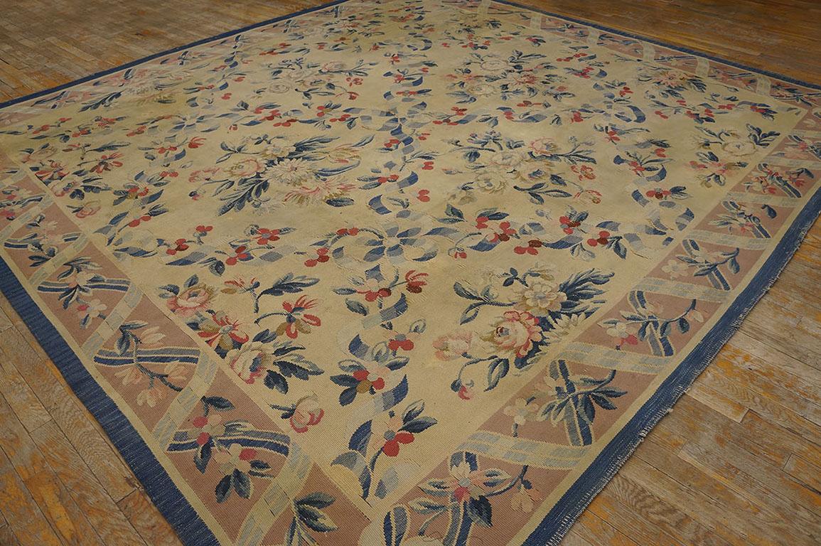 Early 20th Century French Aubusson Carpet with Louis XVI Inspired Design 
( 9'8