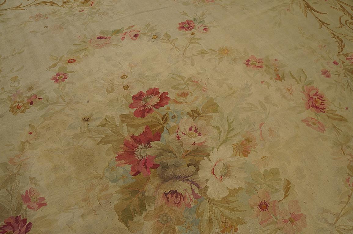 Late 19th Century French Aubusson Carpet ( 15' 6'' x 16' 6'' - 473 x 503 cm ) In Good Condition For Sale In New York, NY