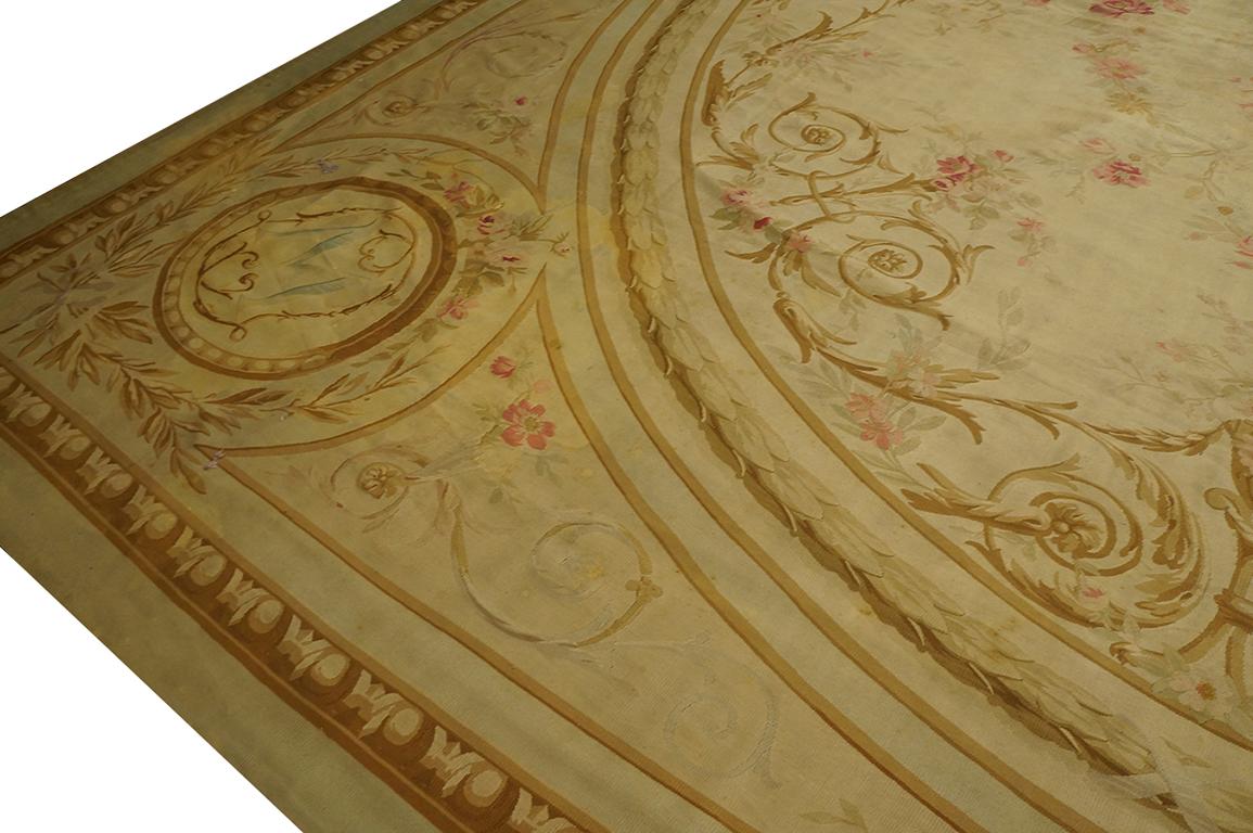 Wool Late 19th Century French Aubusson Carpet ( 15' 6'' x 16' 6'' - 473 x 503 cm ) For Sale