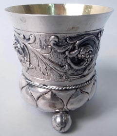 Copa de vino antigua de plata de estilo barroco europeo