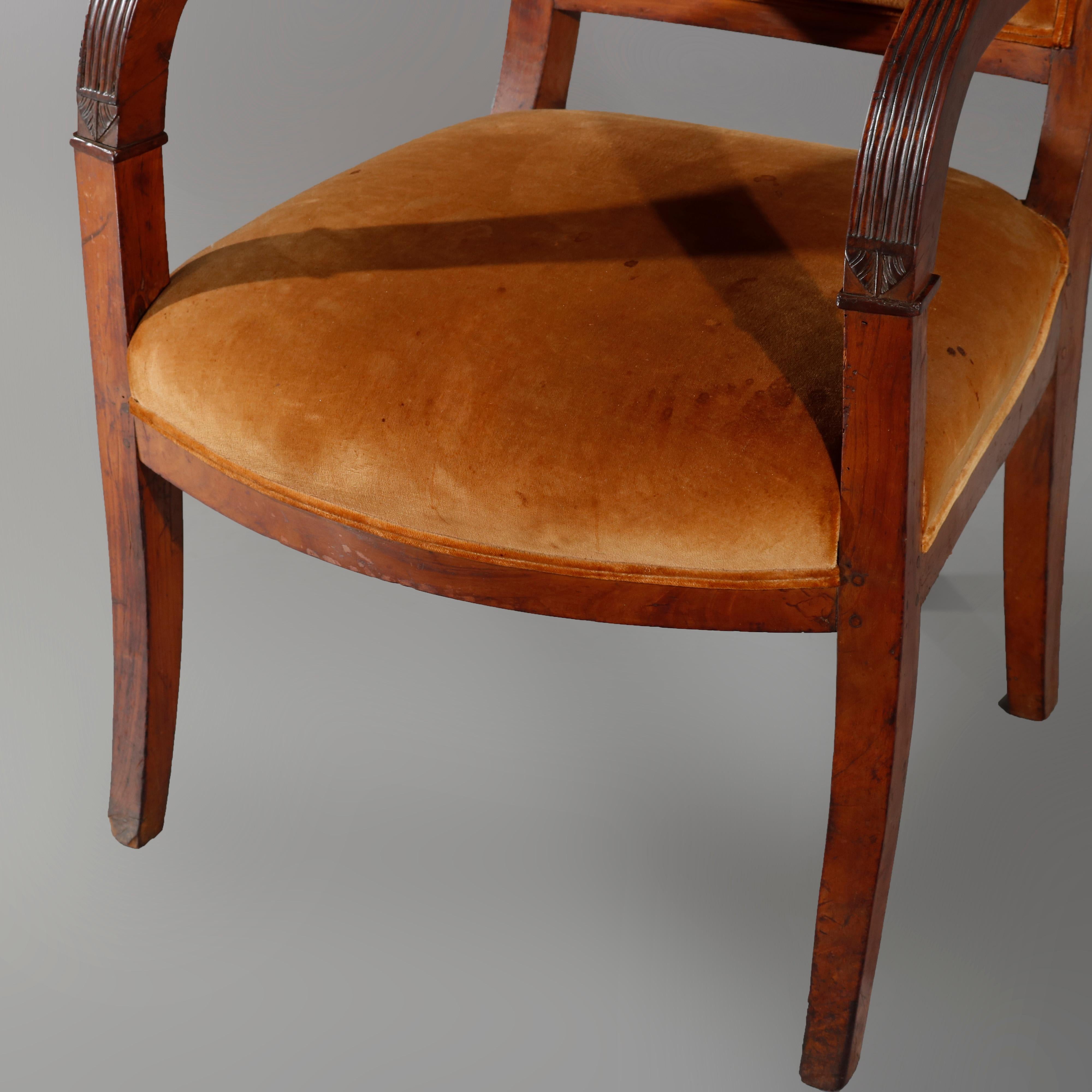 Antiker europäischer Biedermeier-Sessel aus Nussbaumholz, um 1820 im Angebot 4