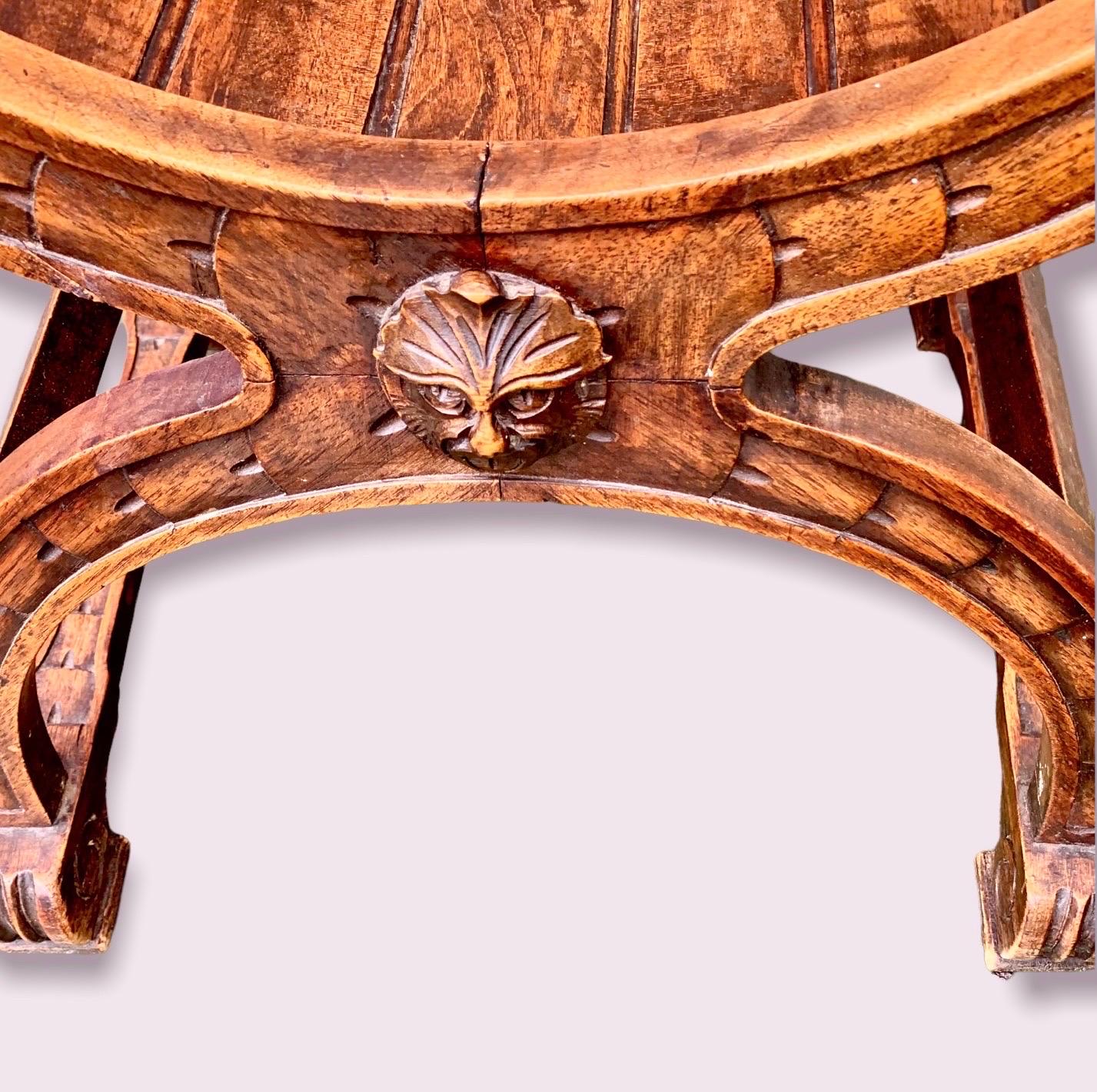 Antique European Carved Walnut Dante Chair For Sale 2
