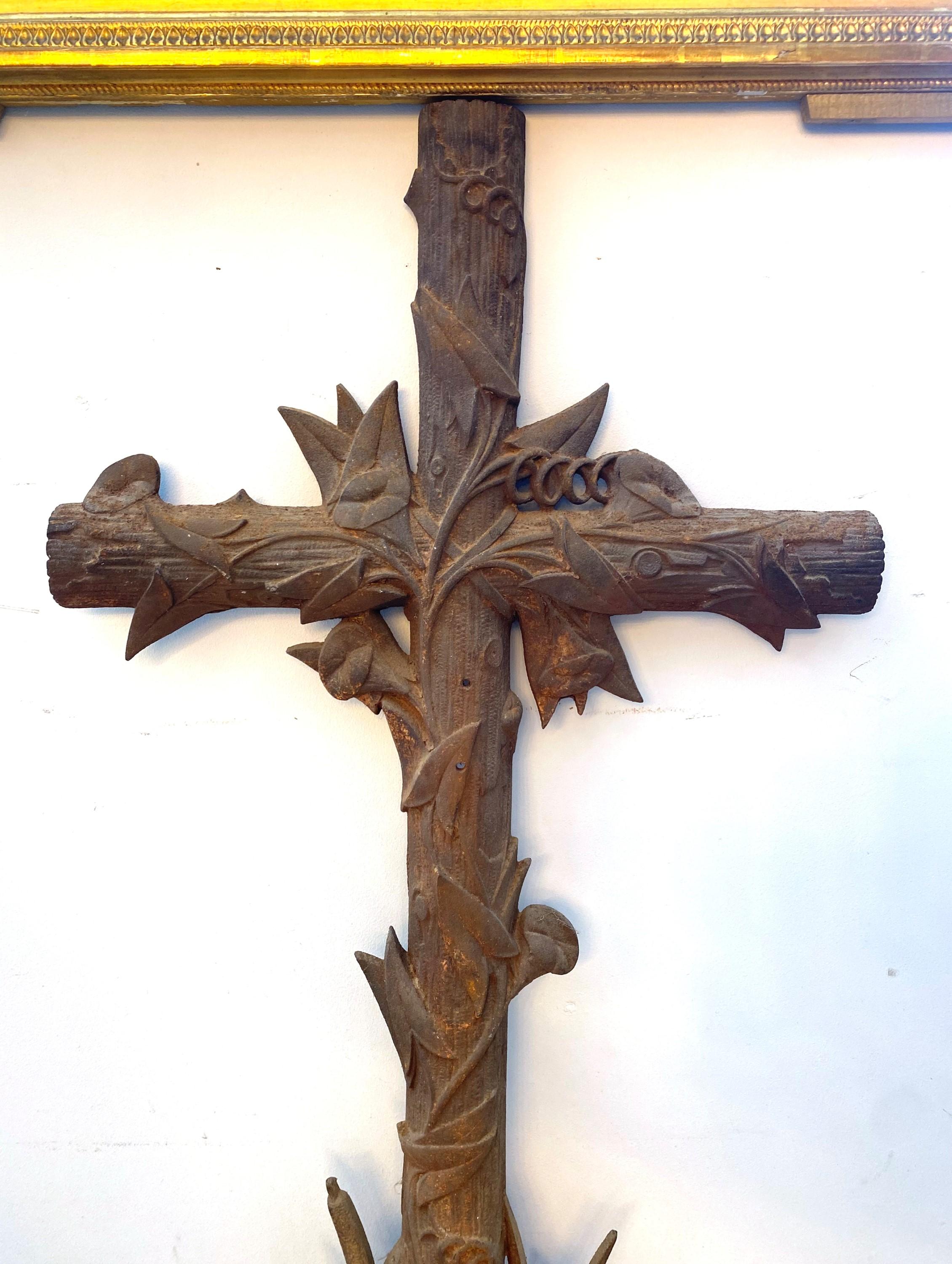 20th Century Antique European Cast Iron Cross Floral Flowers Wood Design For Sale