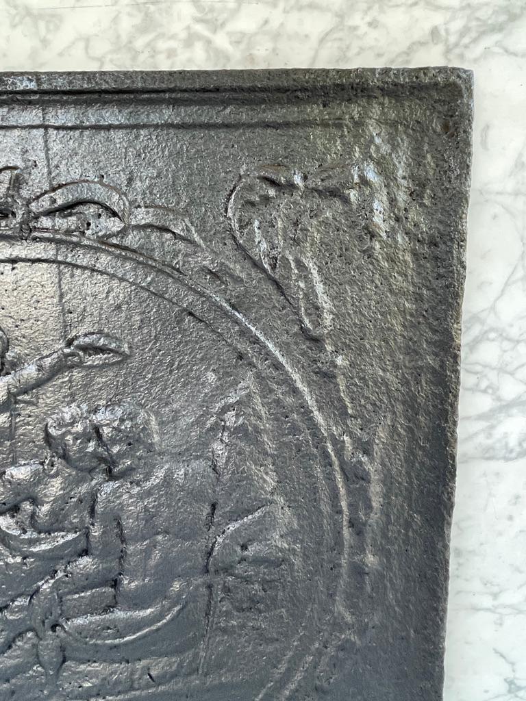 Antiguo hogar europeo de hierro fundido Vaciado en venta